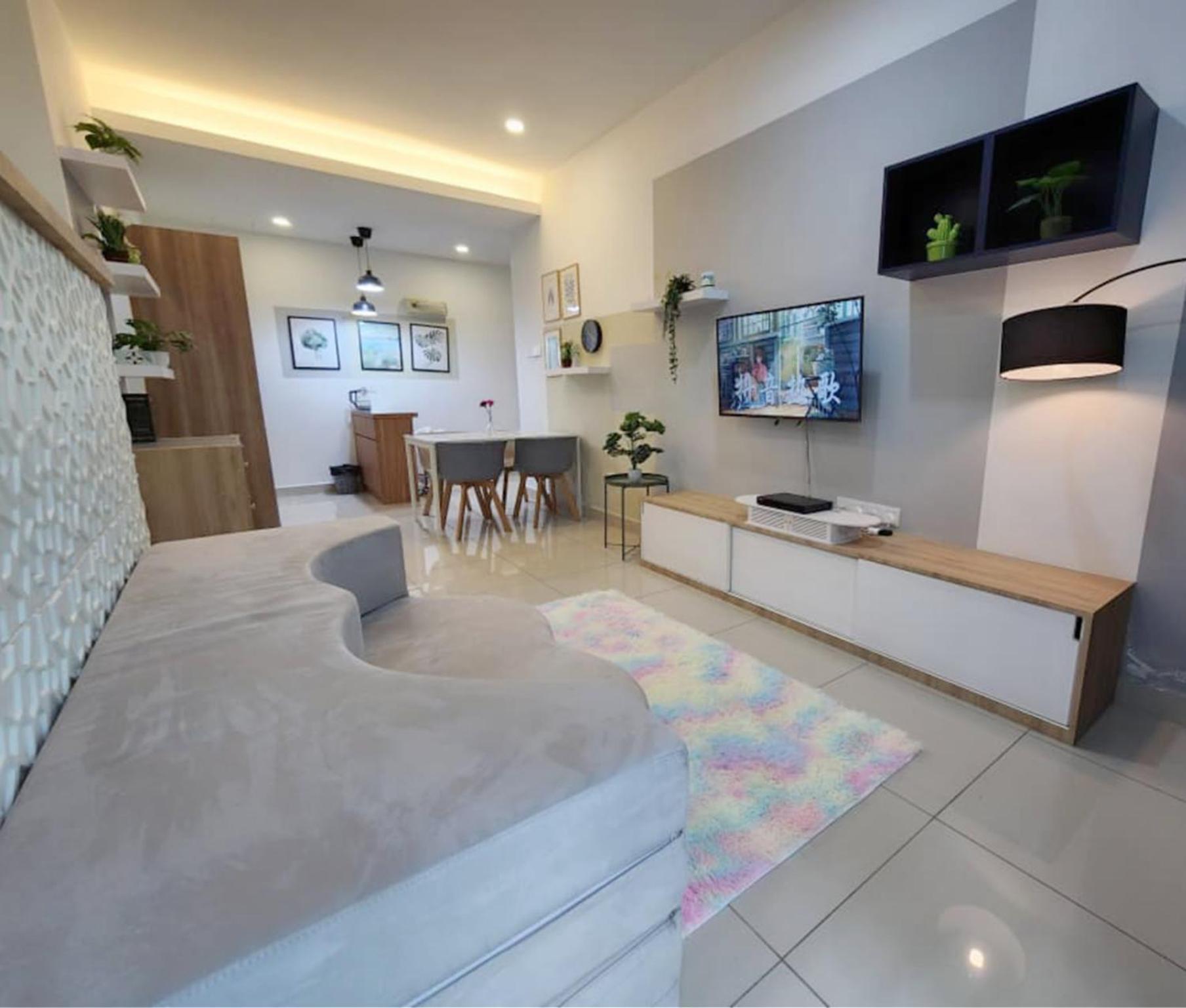 Studio with swimming pool access from the patio at Palazio Mount Austin IKEA AEON by GDRAGON HomeStay