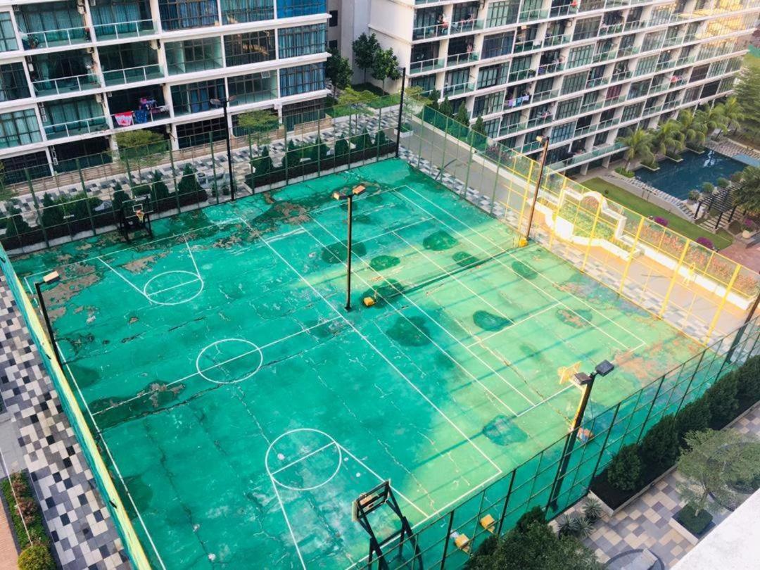 Studio with swimming pool access from the patio at Palazio Mount Austin IKEA AEON by GDRAGON HomeStay