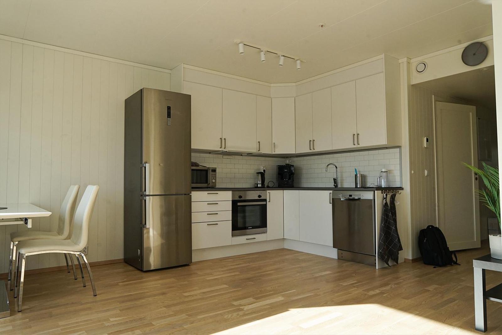 Two bedroom apartment, top floor, stunning views view 5