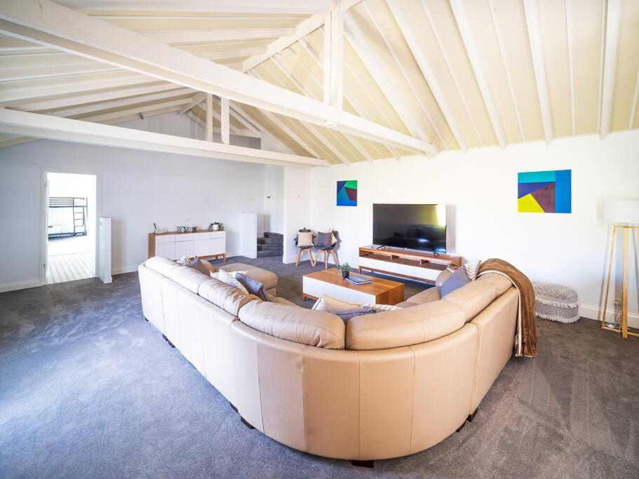 3-bedroom home 4km to Grand Prix track