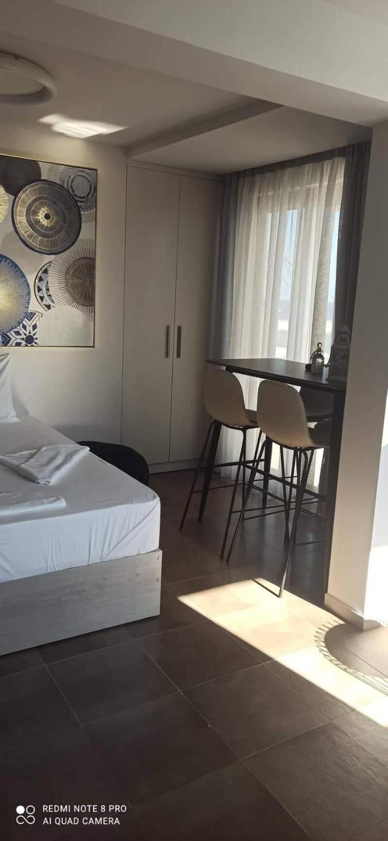 Ioanna Endless Blue Studio photo 5