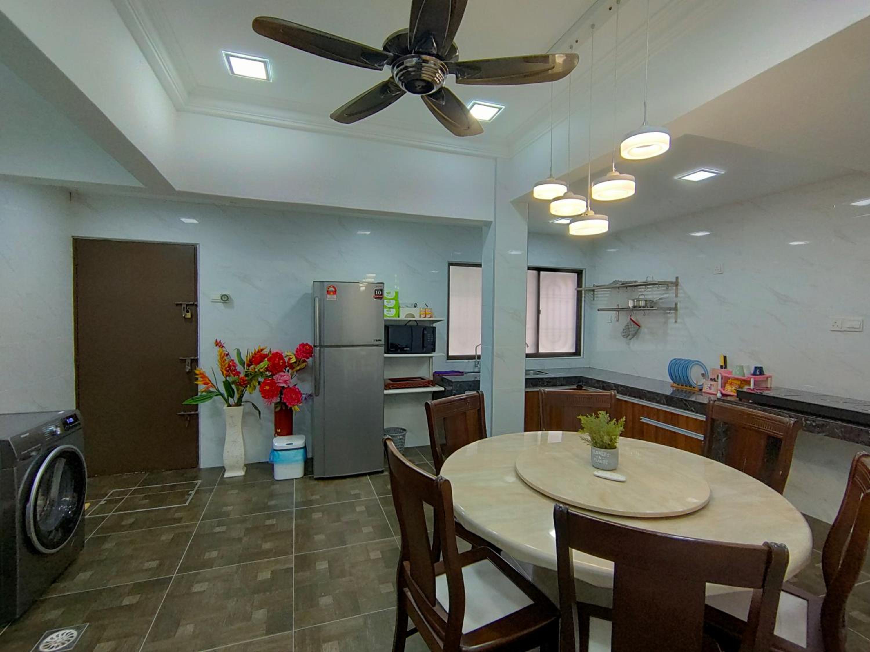Three-Bedroom House at Tyara Homestay Sunway photo 5