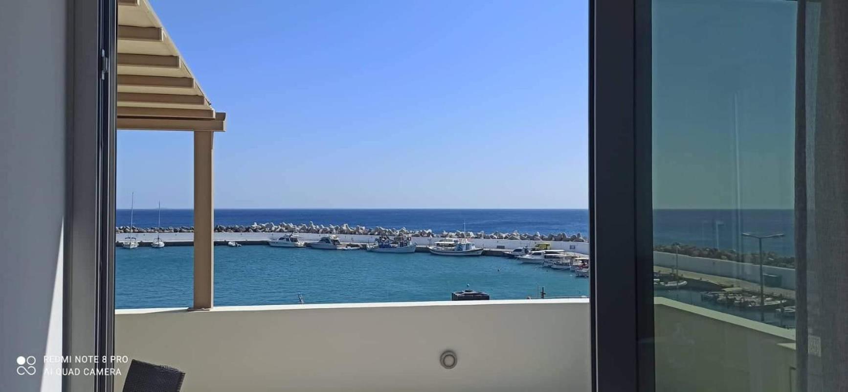 Ioanna Endless Blue Studio photo 3