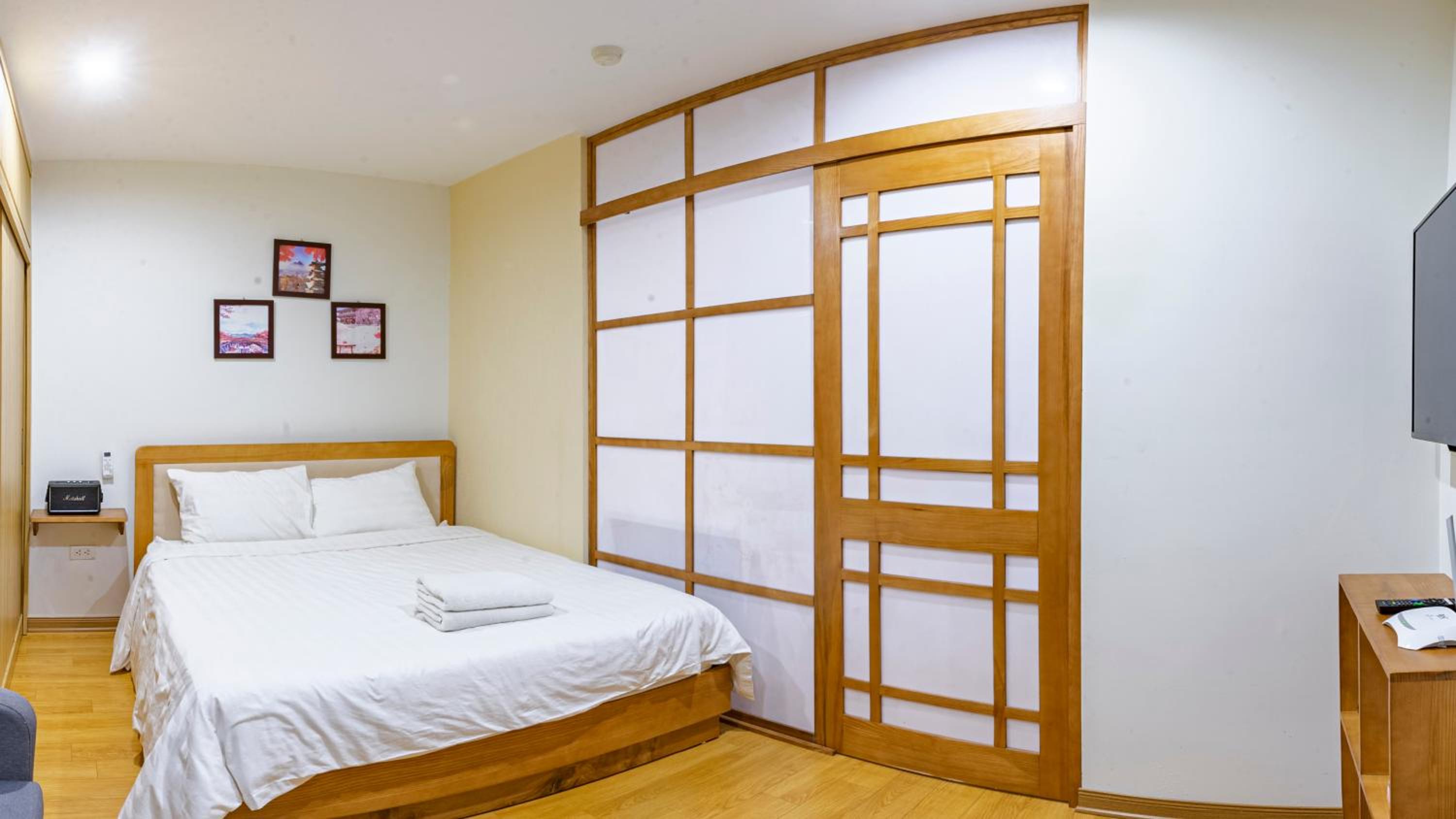 Sunny Home Apartment in Linh Lang Street