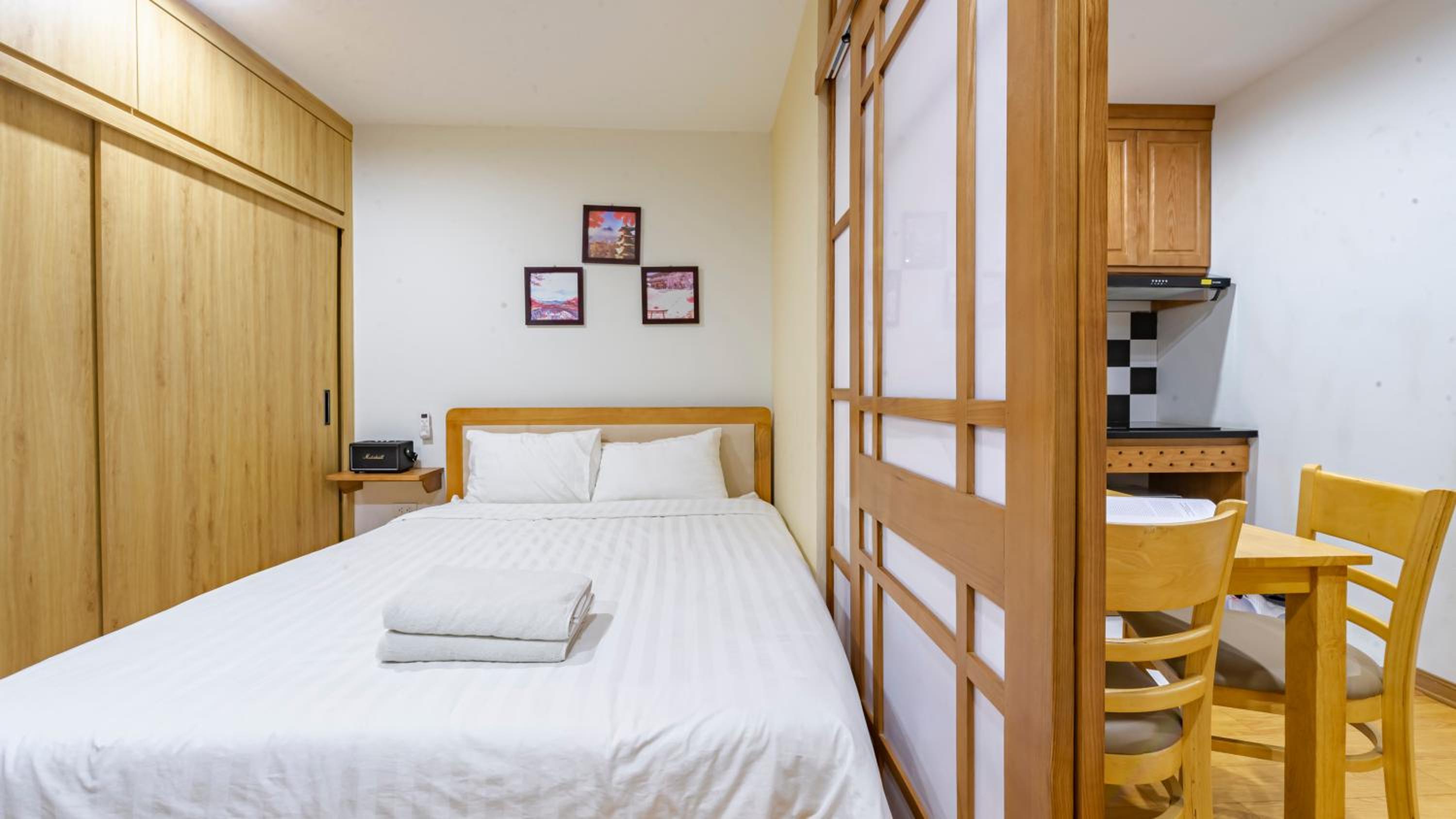 Sunny Home Apartment in Linh Lang Street