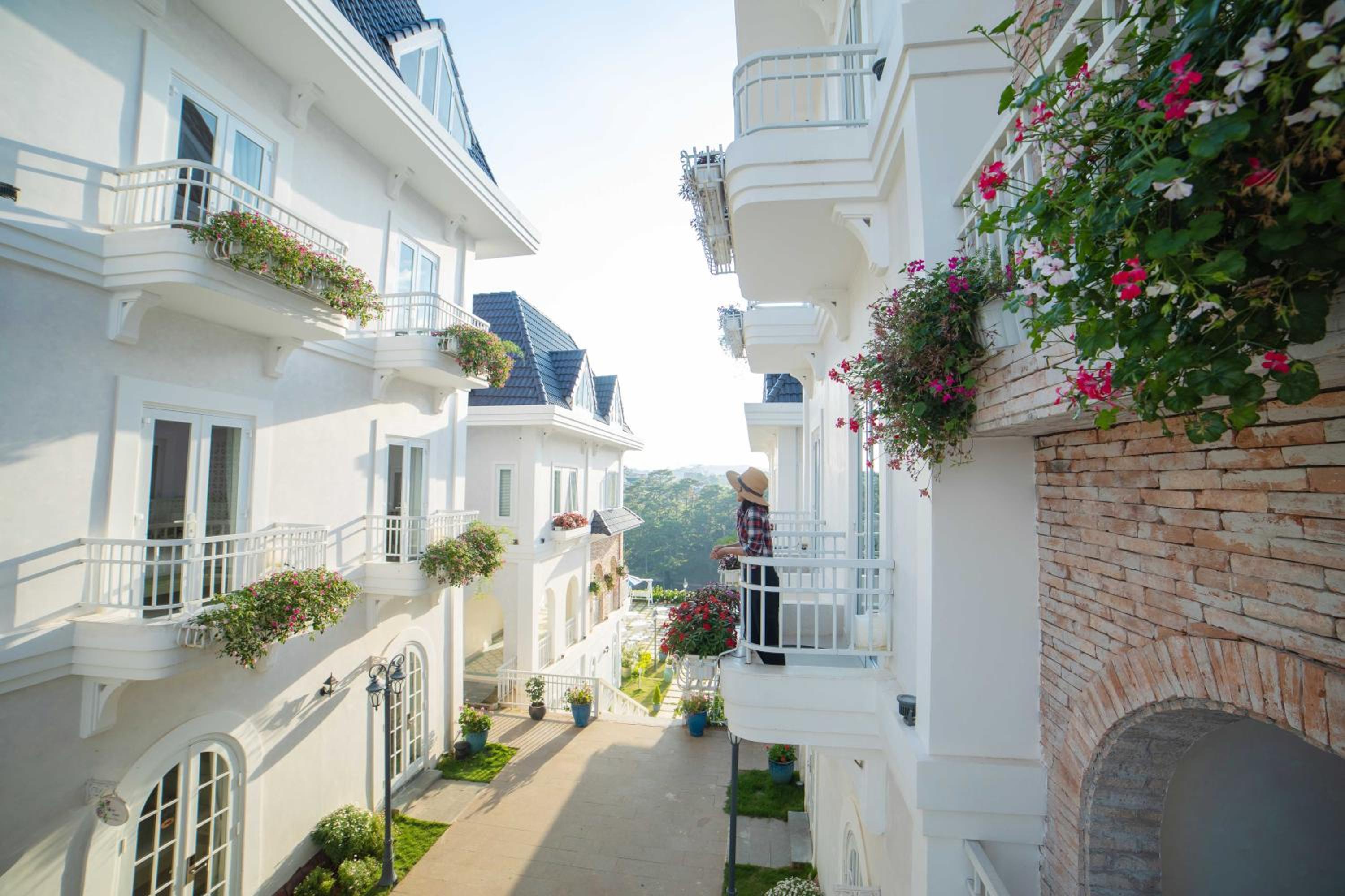 Dalat De Charme Village