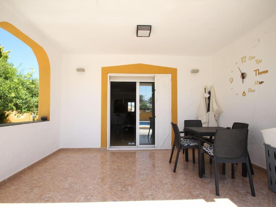 Agradable villa con piscina