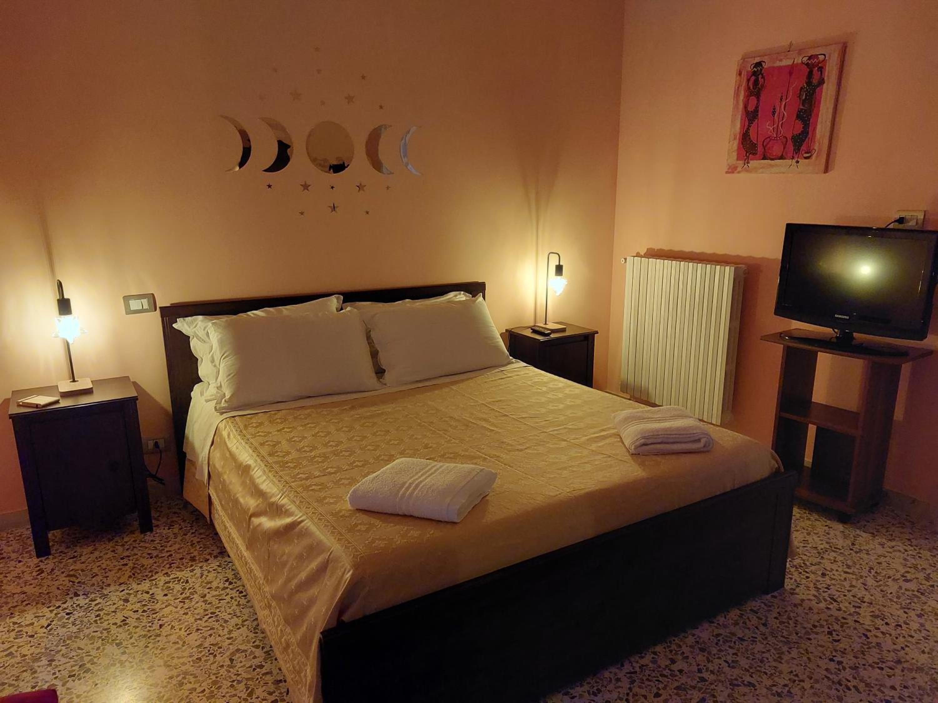 Mezzaluna Guest House