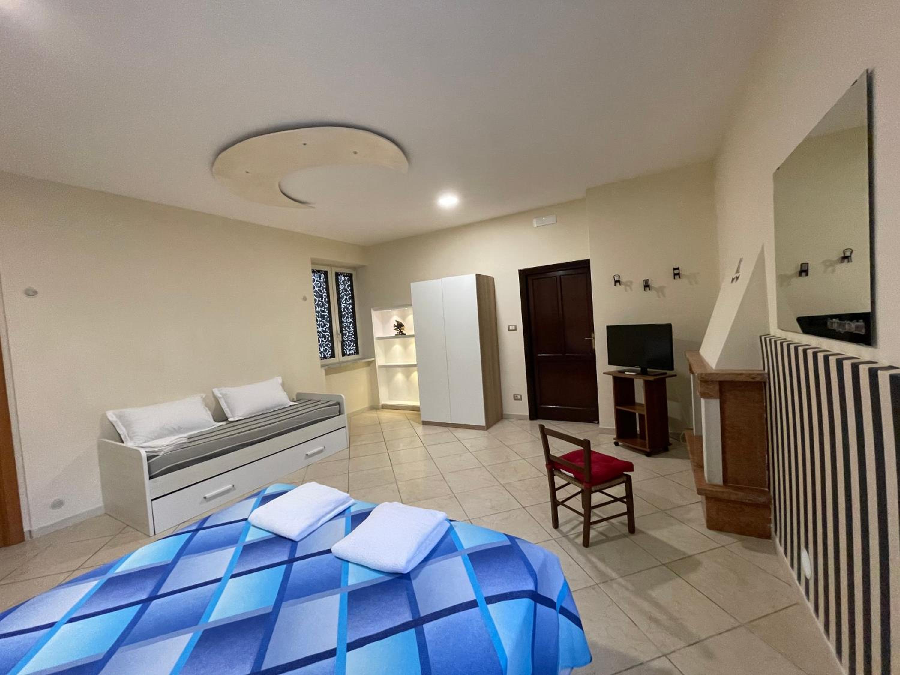 Mezzaluna Guest House