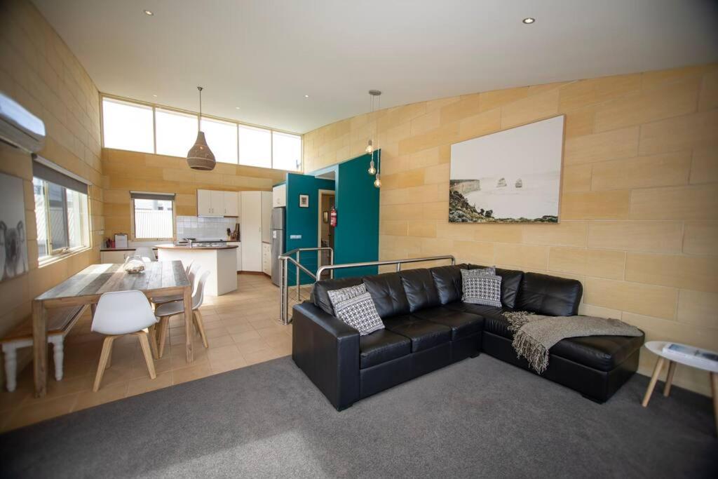 Surf break at Bayview villas SEA VIEW