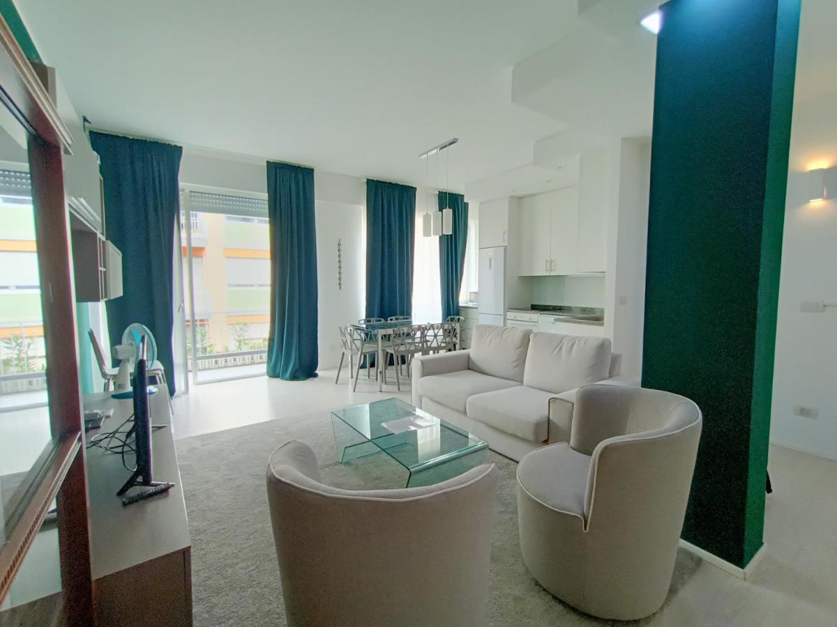 Elegant Flat for 6 with 2 Balconies photo 1