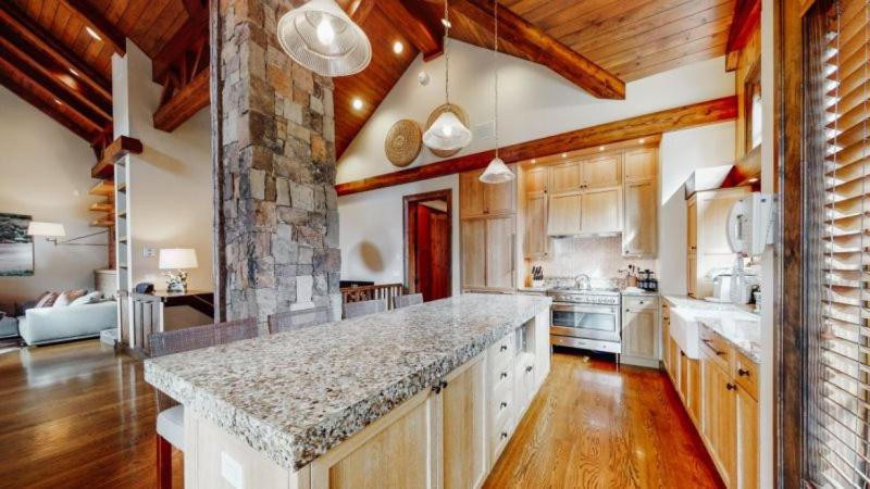 4 Bedroom Ski In, Ski Out Luxury Residence Located Directly On Fanny Hill In Snowmass view 5