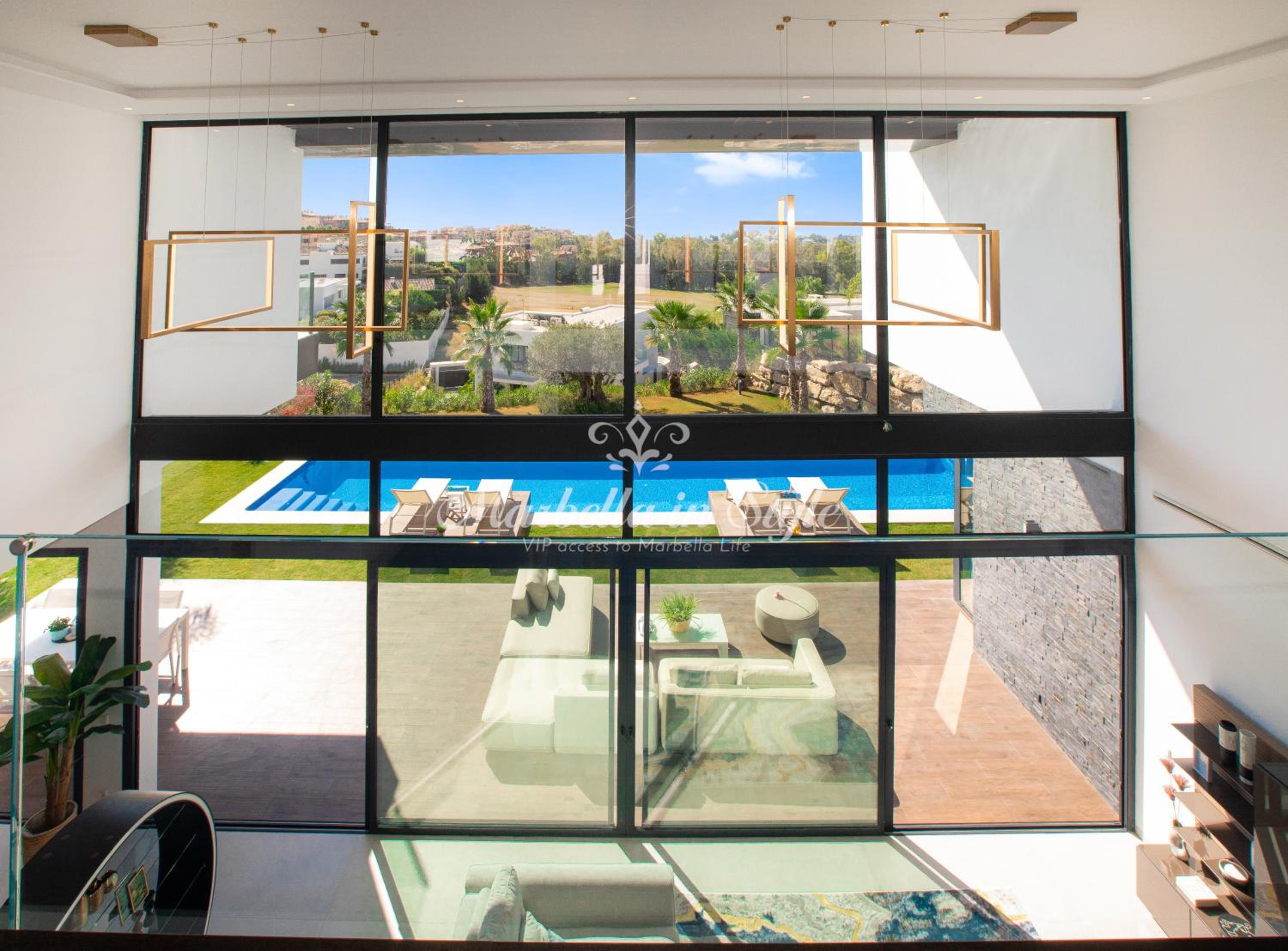 Villa Michaela moderna de súper lujo con piscina y vistas