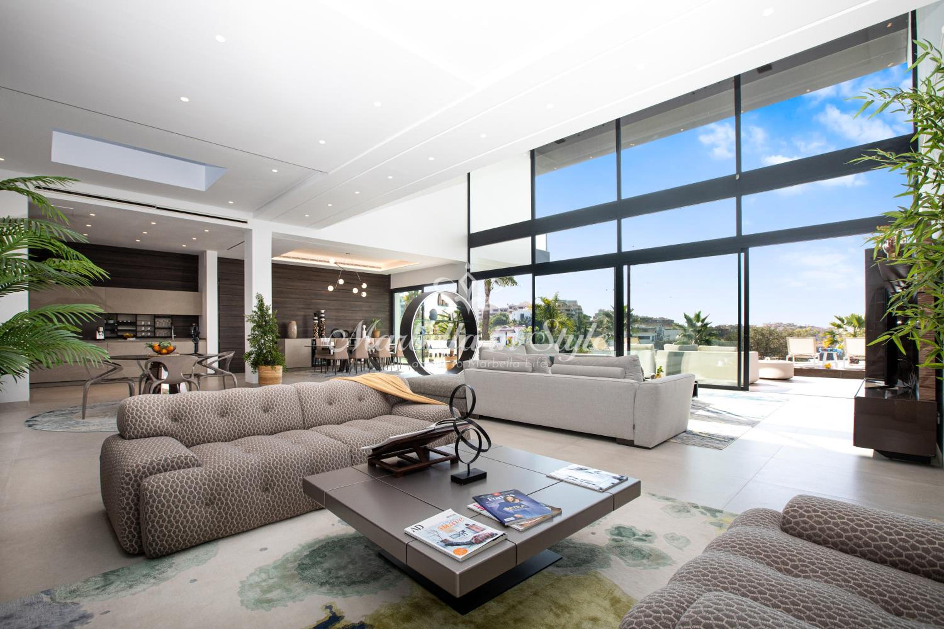 Villa Michaela moderna de súper lujo con piscina y vistas