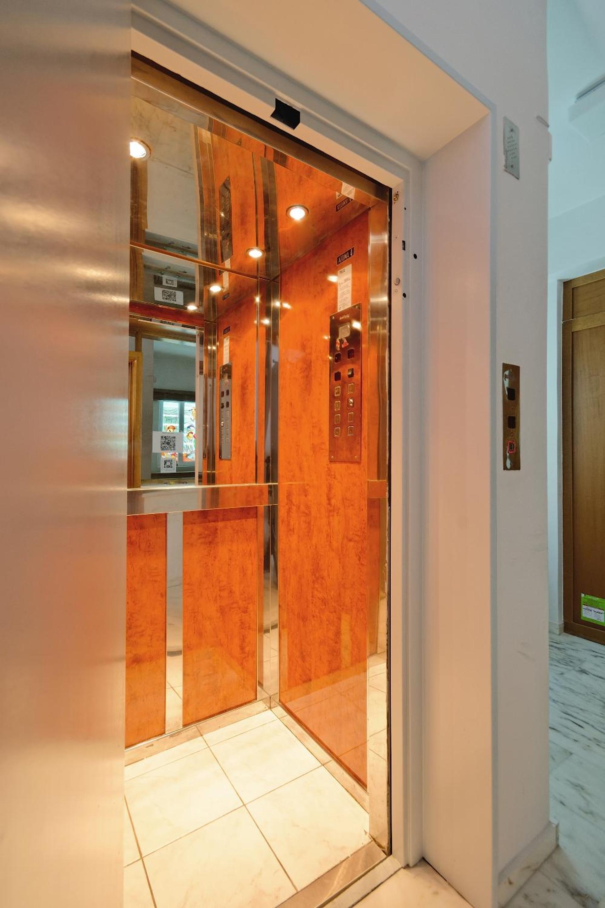 Triplex Villa Gardenia Glyfada sea view