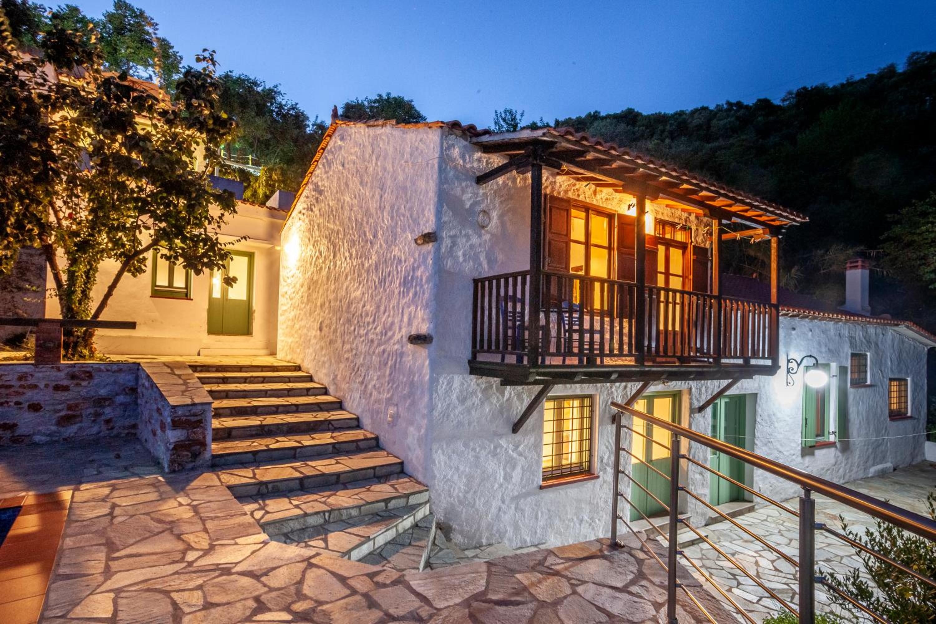 Hotel Olea Skopelos villas with swimming pools & sea view - Image 1