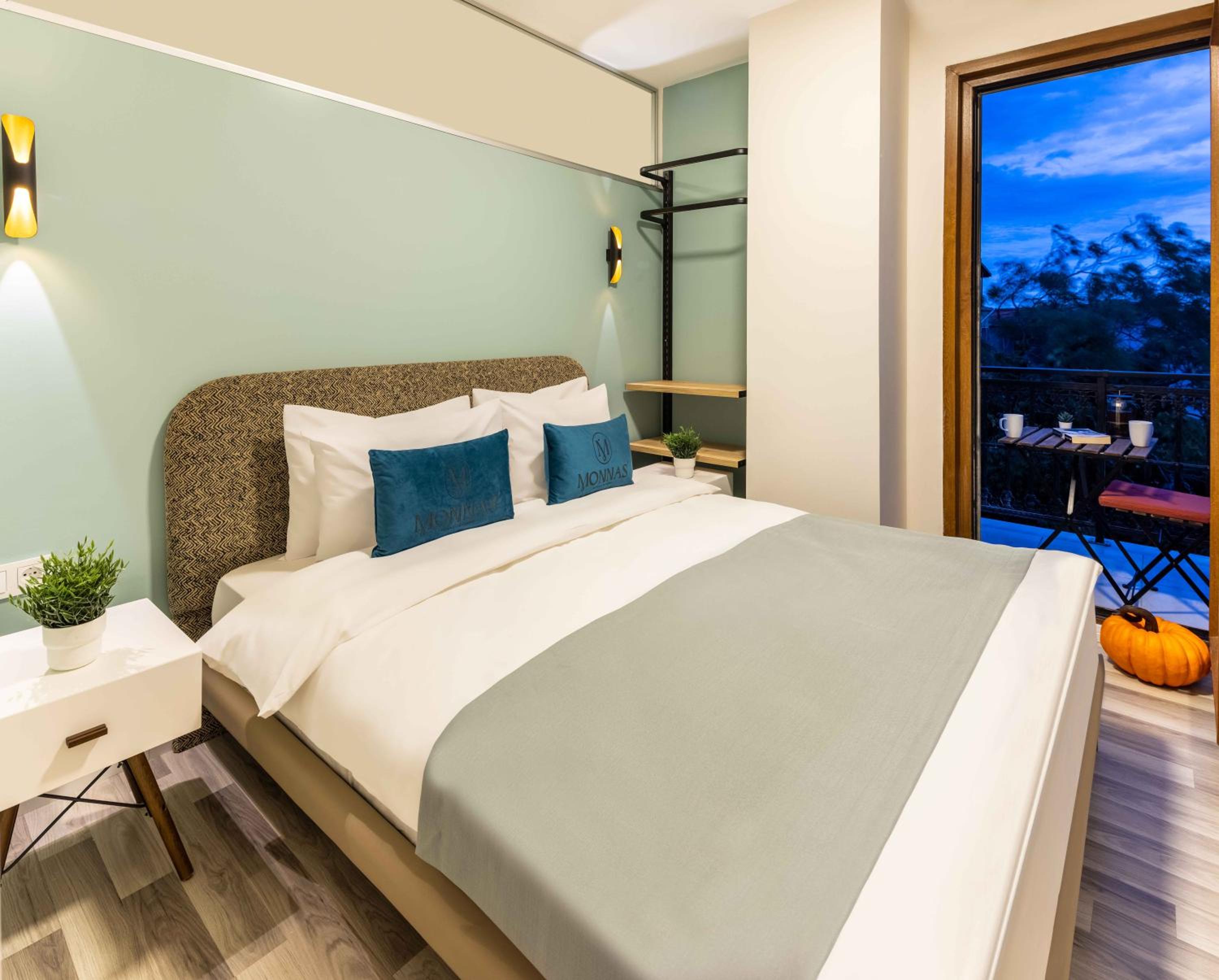 Monnas Suite - Image 42