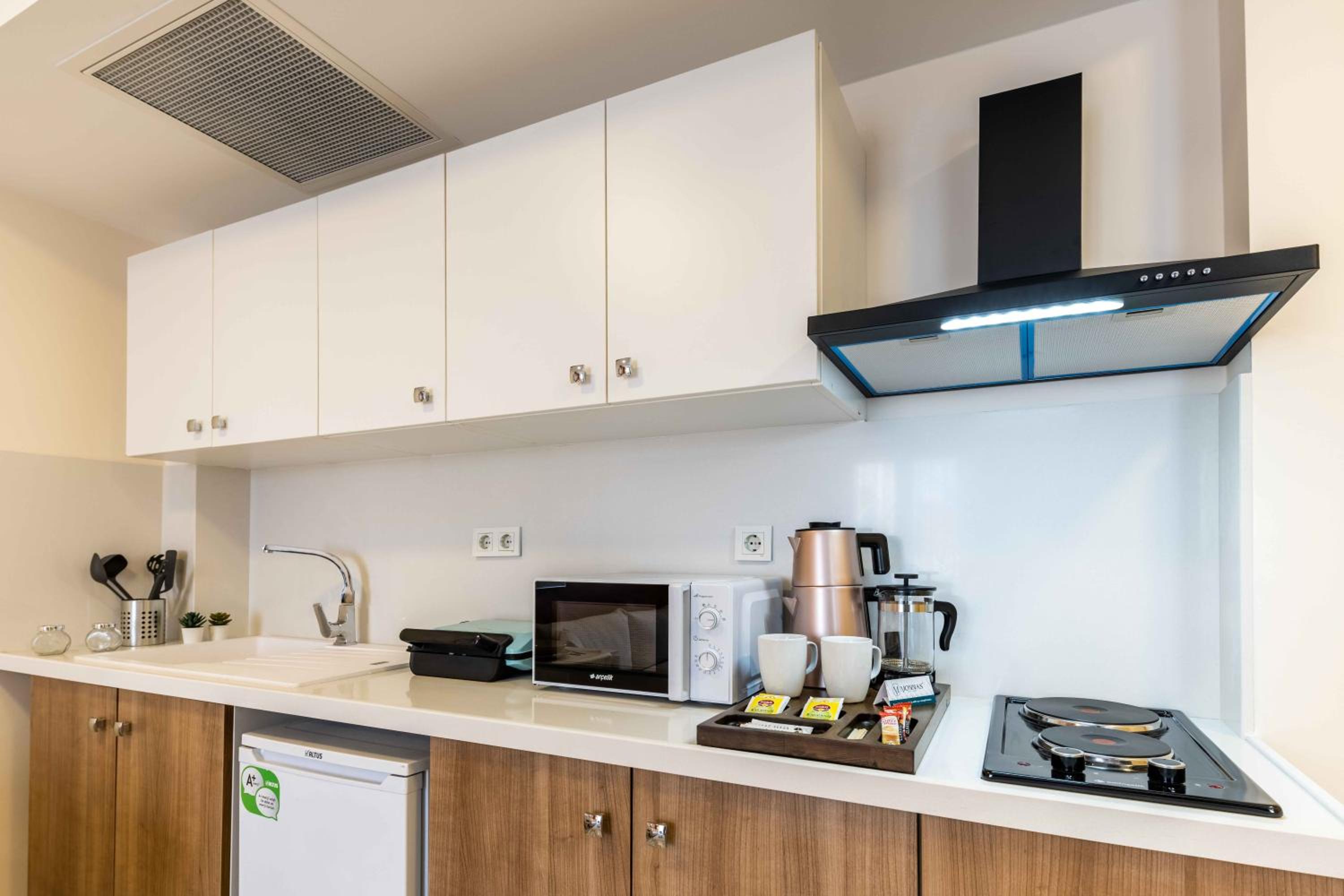 Monnas Suite - Image 99