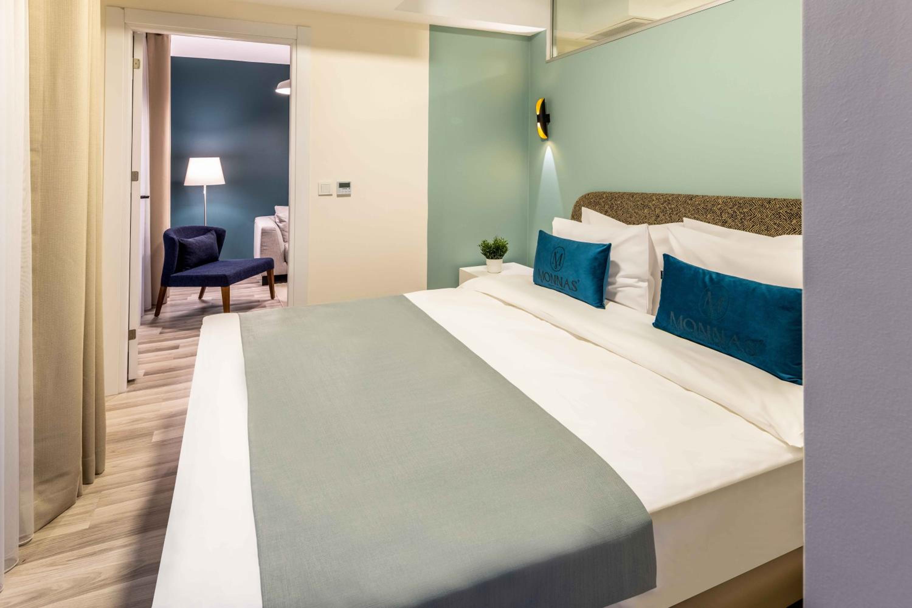 Monnas Suite - Image 108