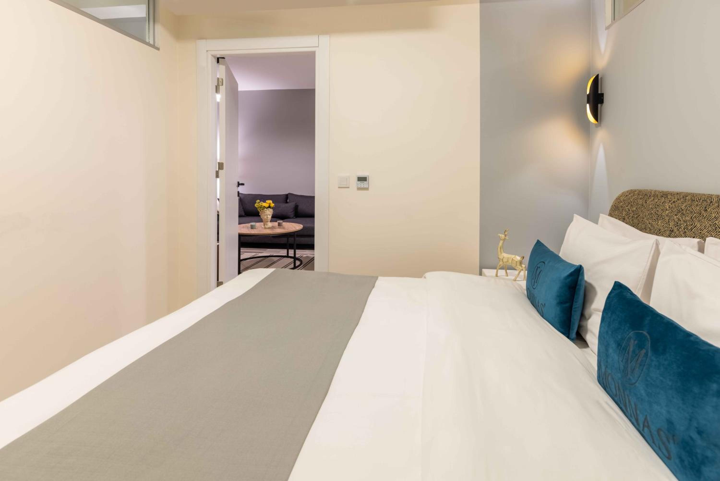 Monnas Suite - Image 109