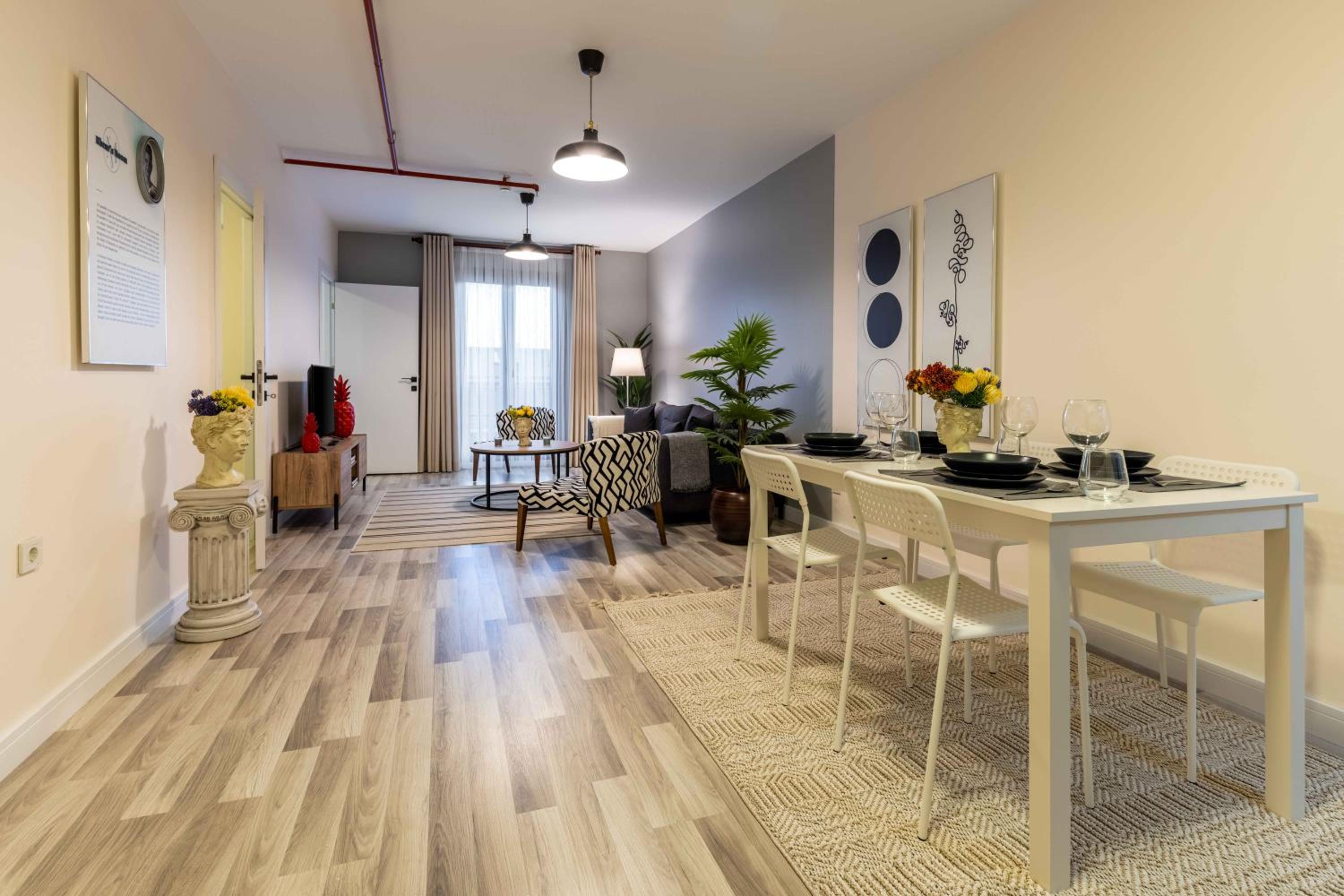 Monnas Suite - Image 100