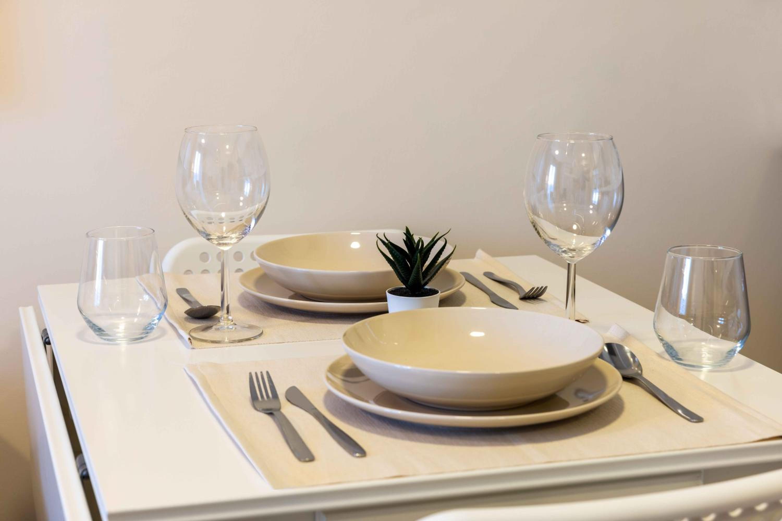 Monnas Suite - Image 34