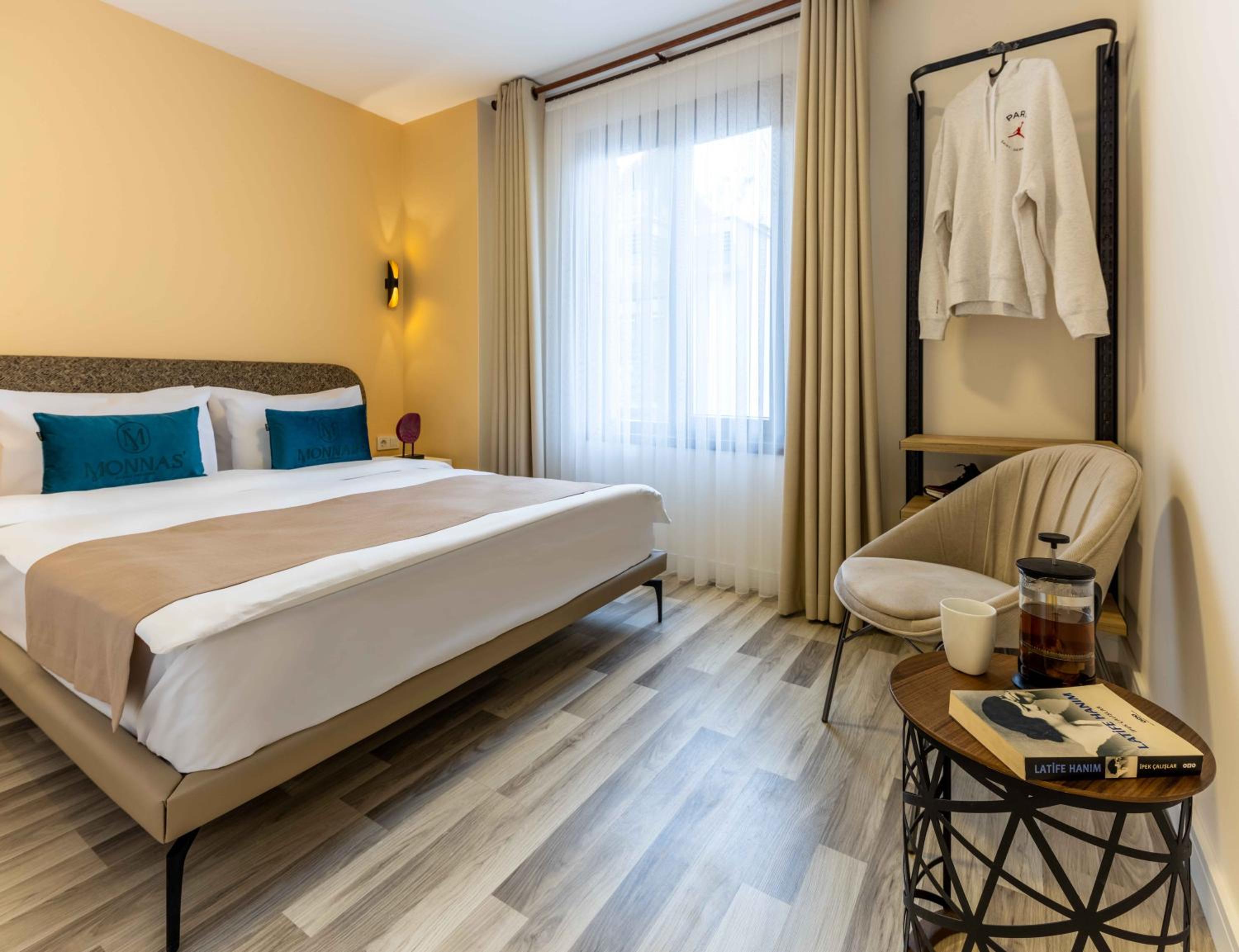 Monnas Suite - Image 198