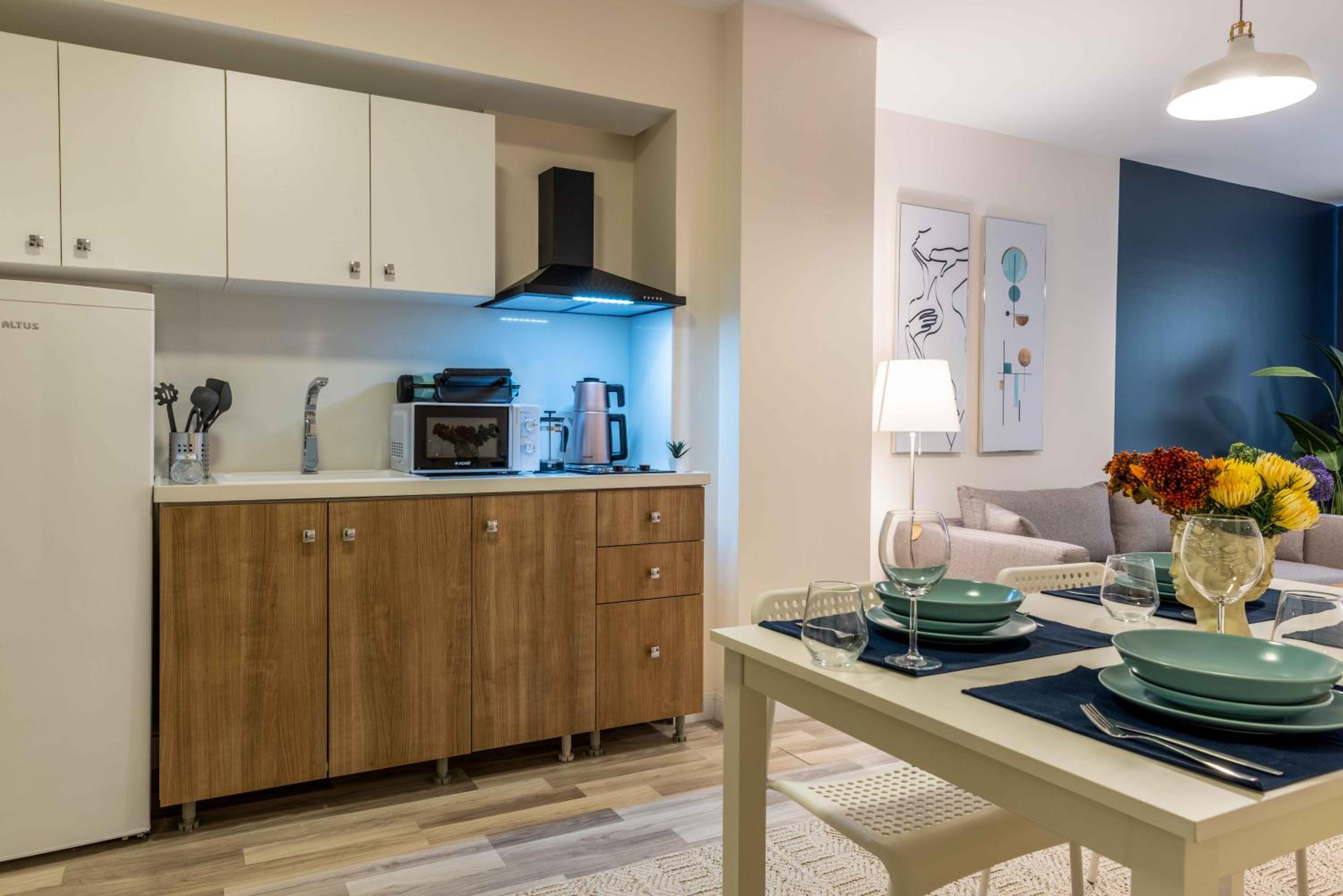 Monnas Suite - Image 106