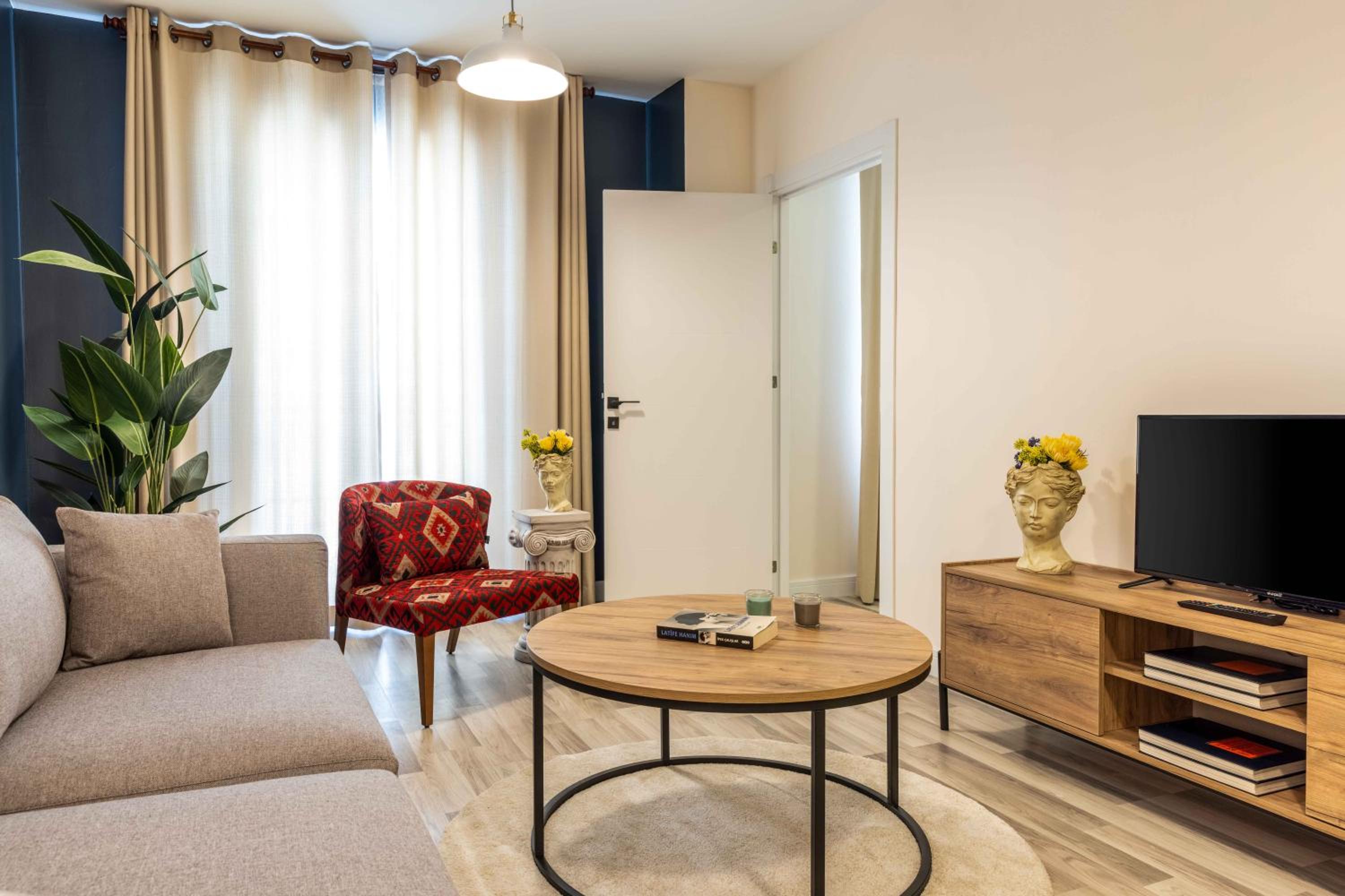 Monnas Suite - Image 33