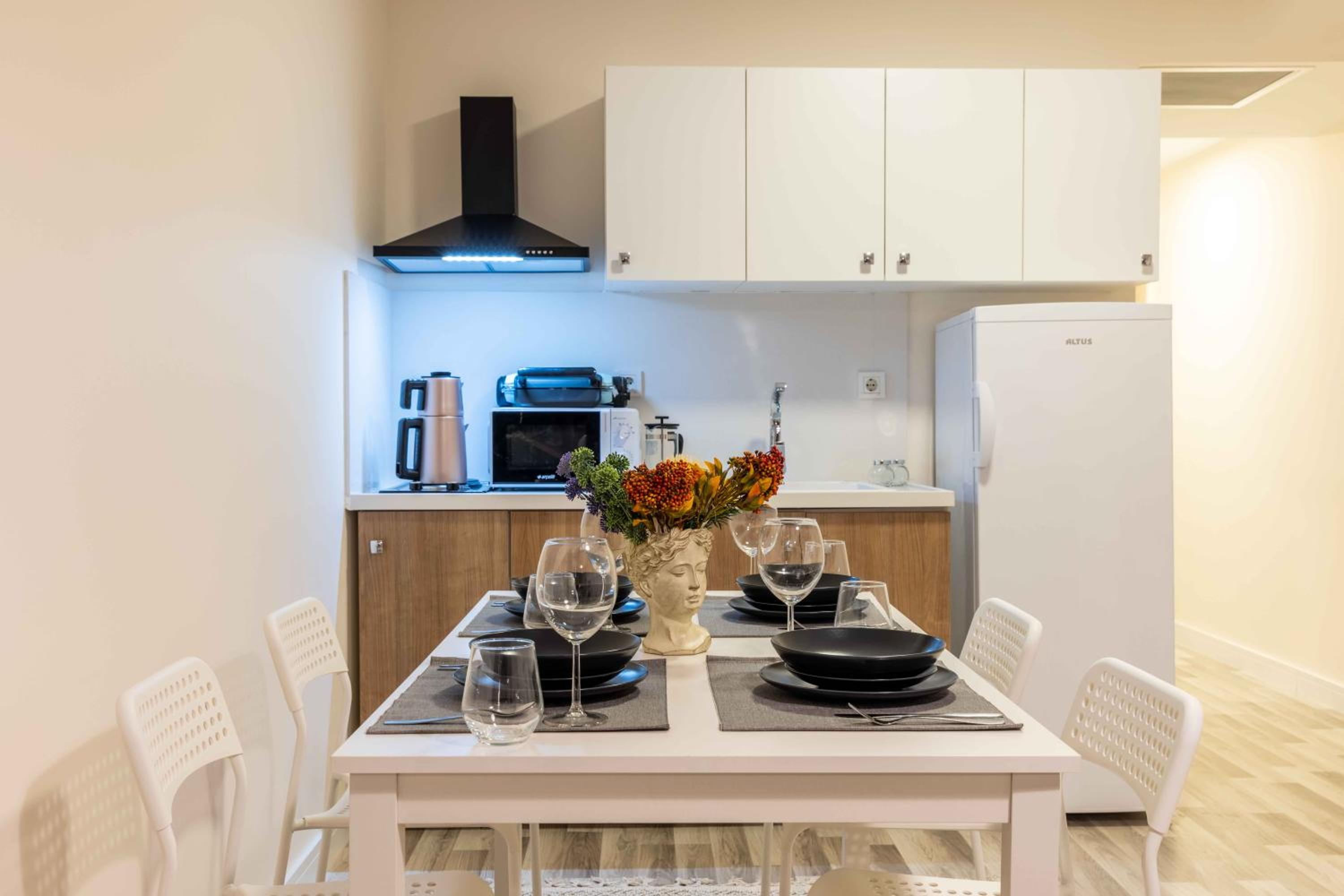 Monnas Suite - Image 38