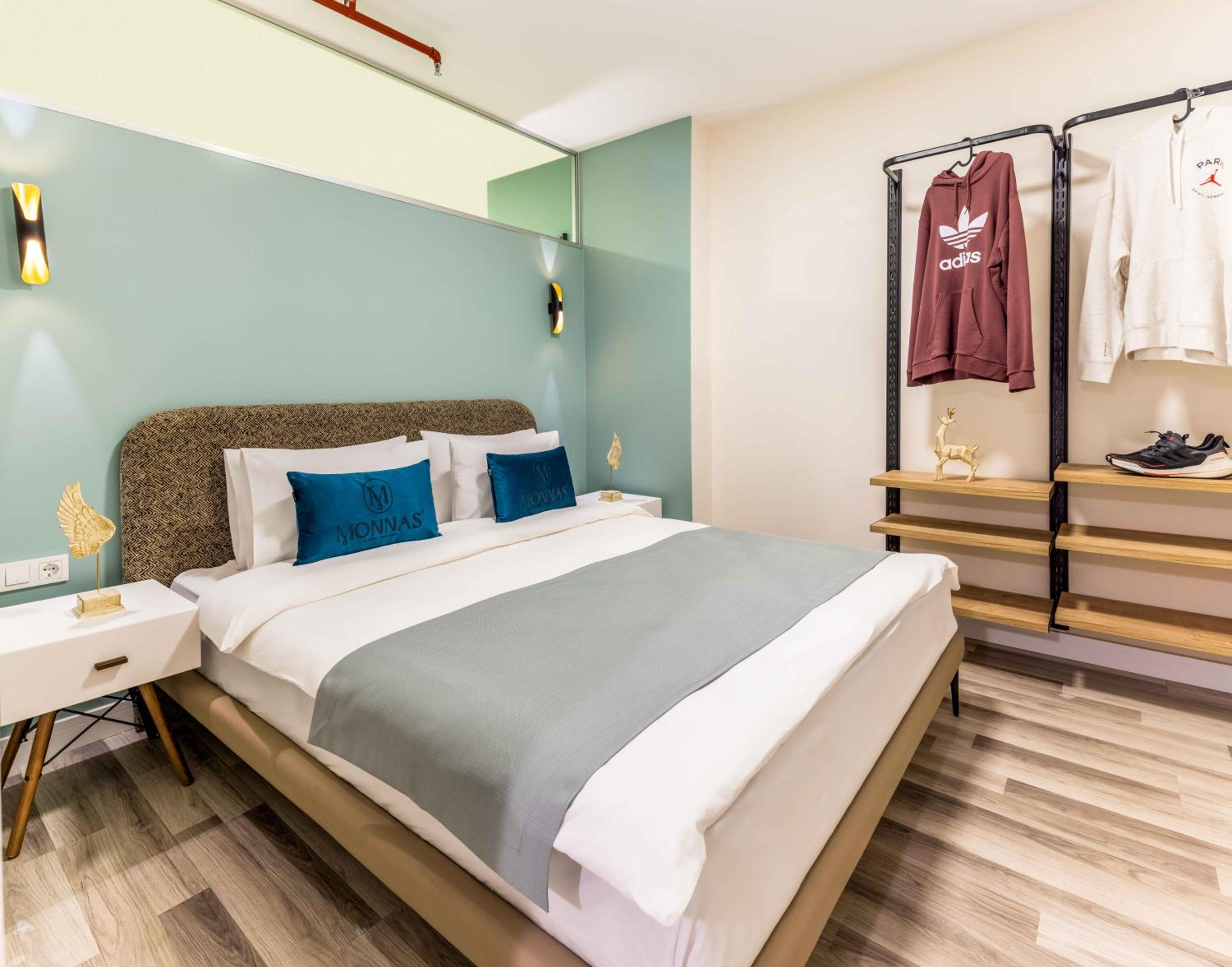 Monnas Suite - Image 123