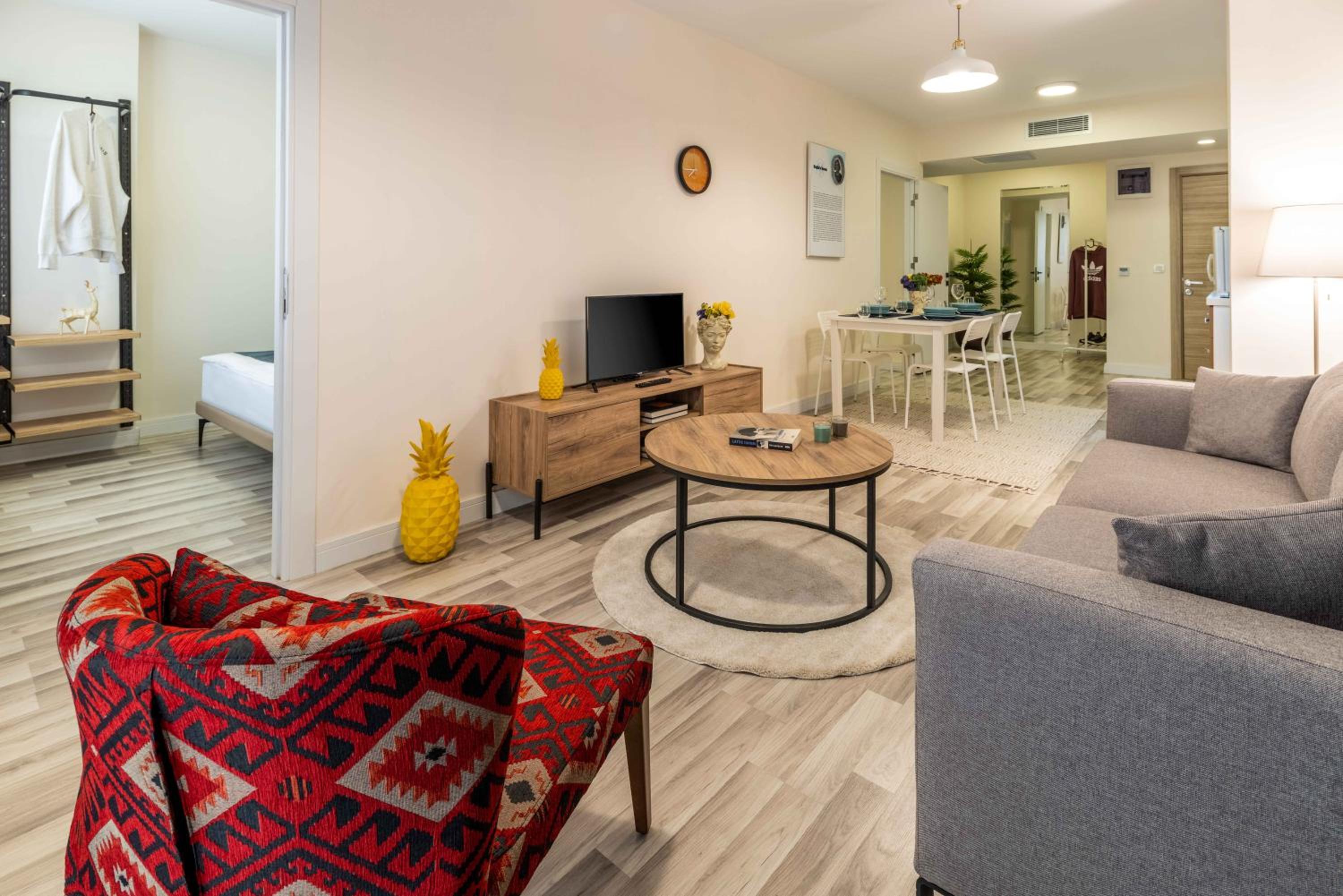 Monnas Suite - Image 29