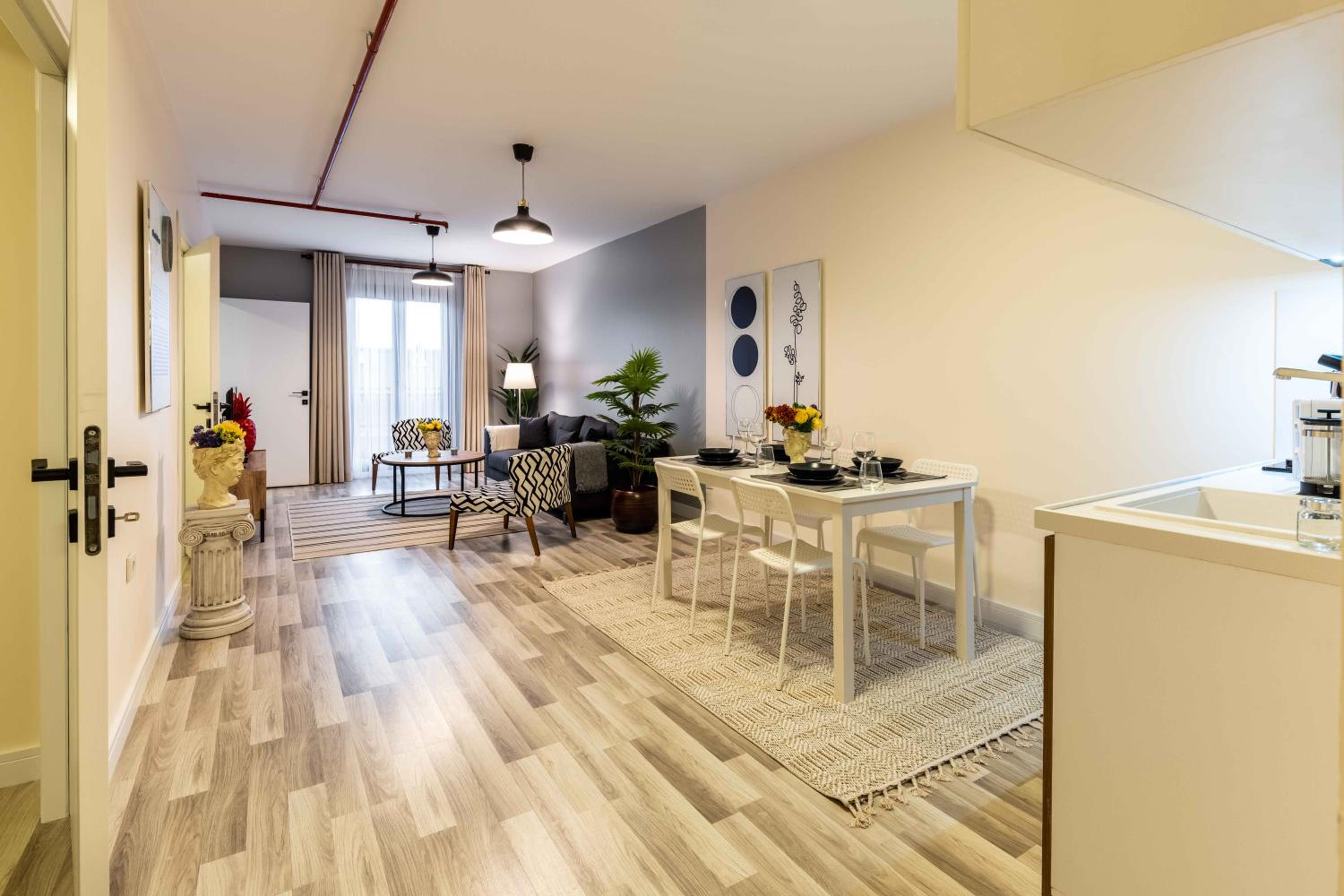 Monnas Suite - Image 31