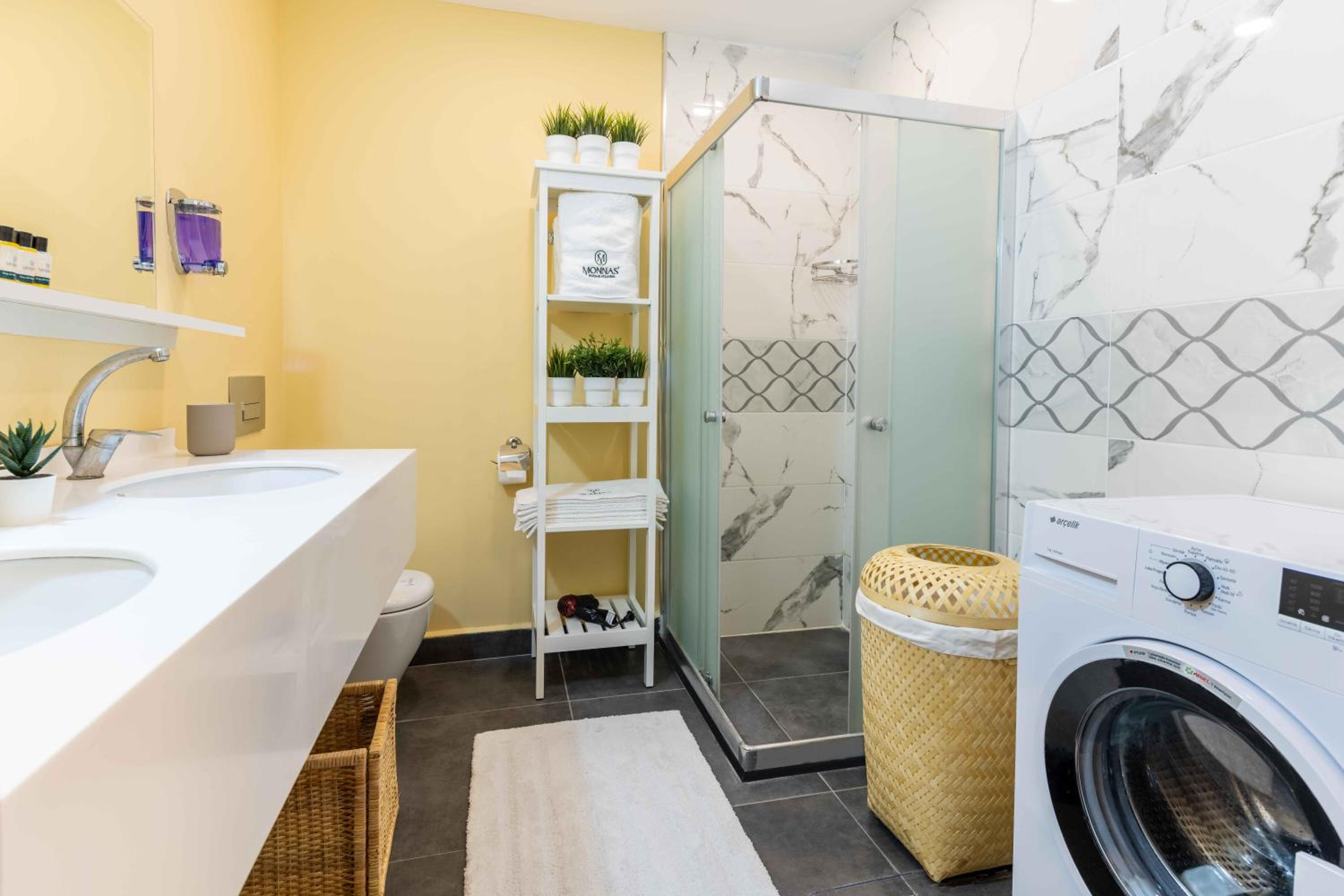 Monnas Suite - Image 129