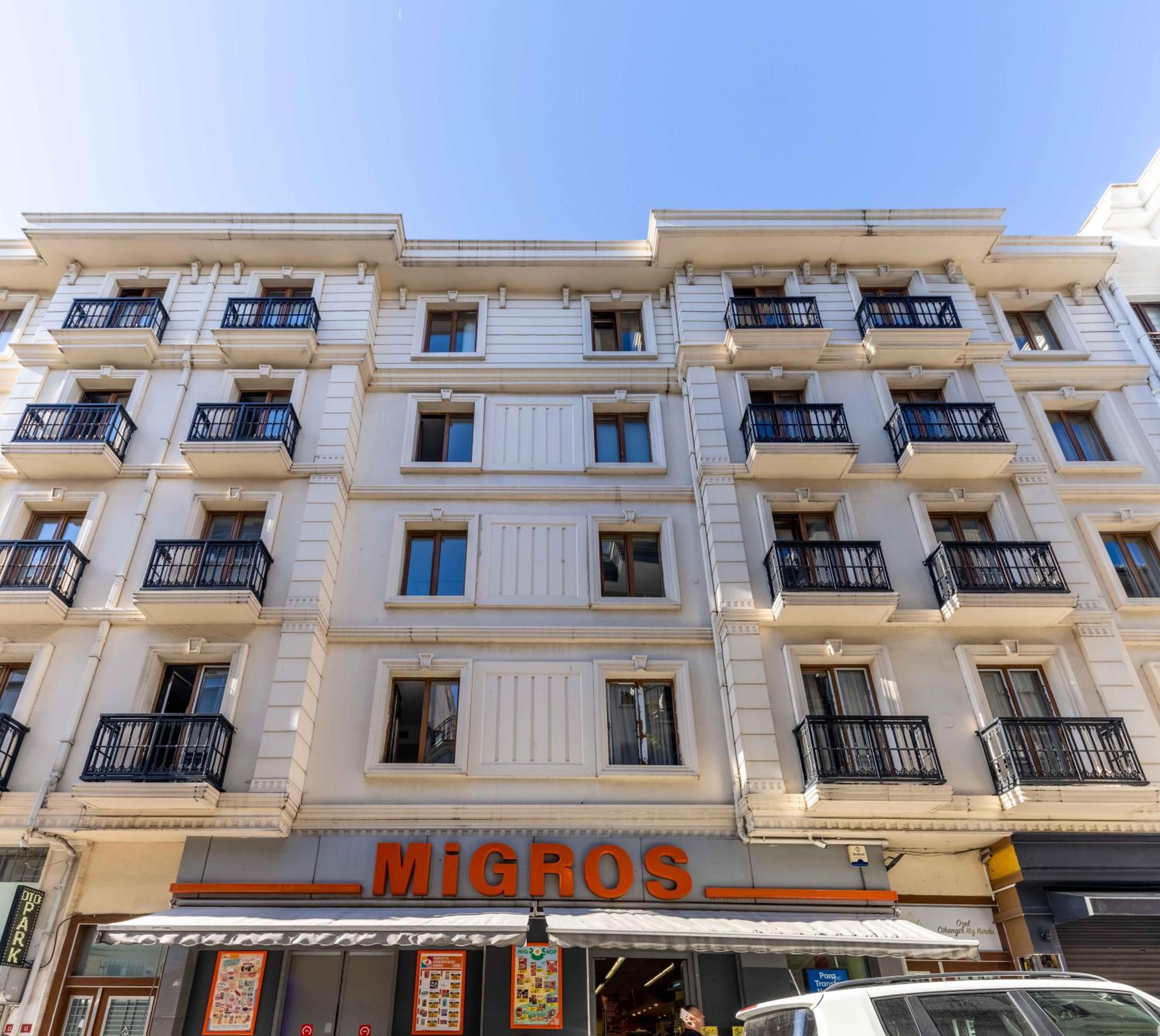 Monnas Suite - Image 17