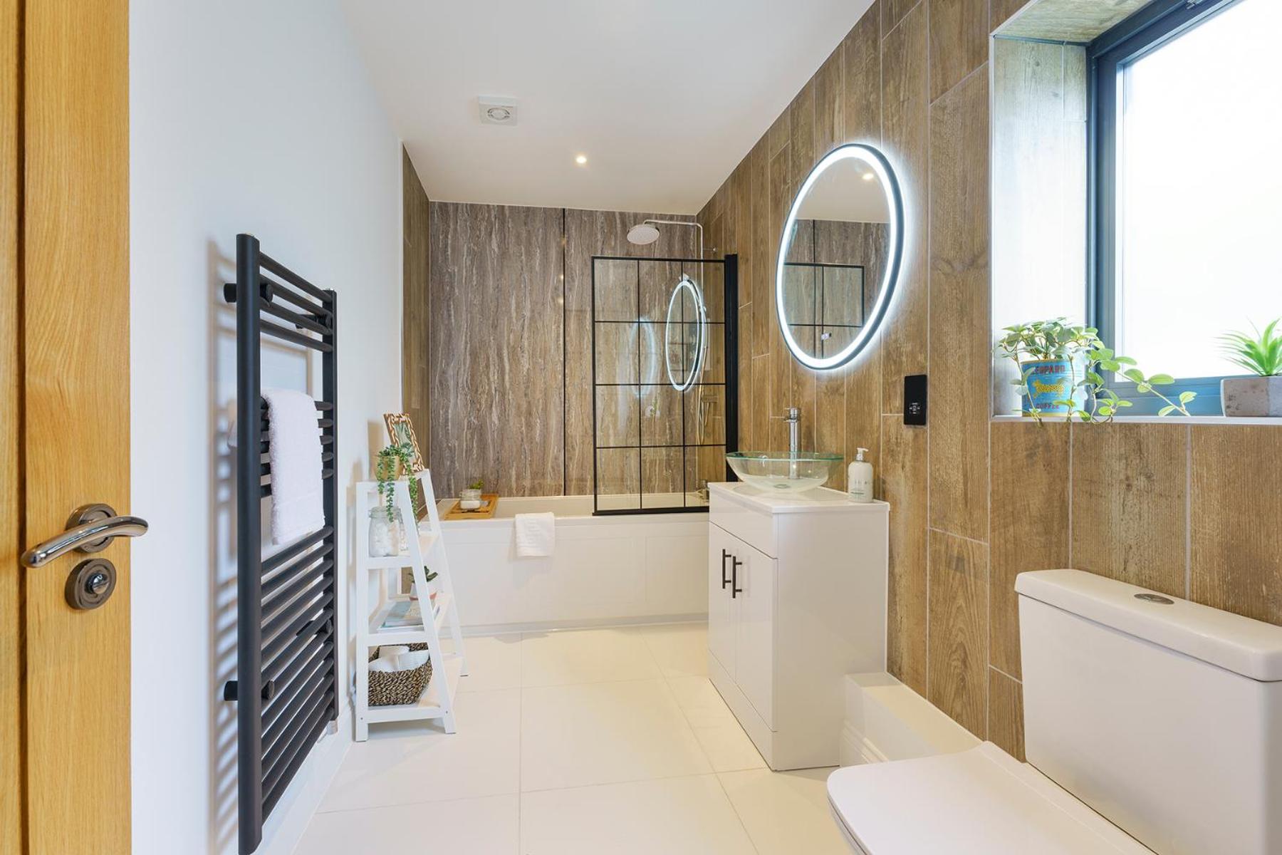 Honeysuckle - 1 Bedroom Luxury Apartment by Mint Stays view 4