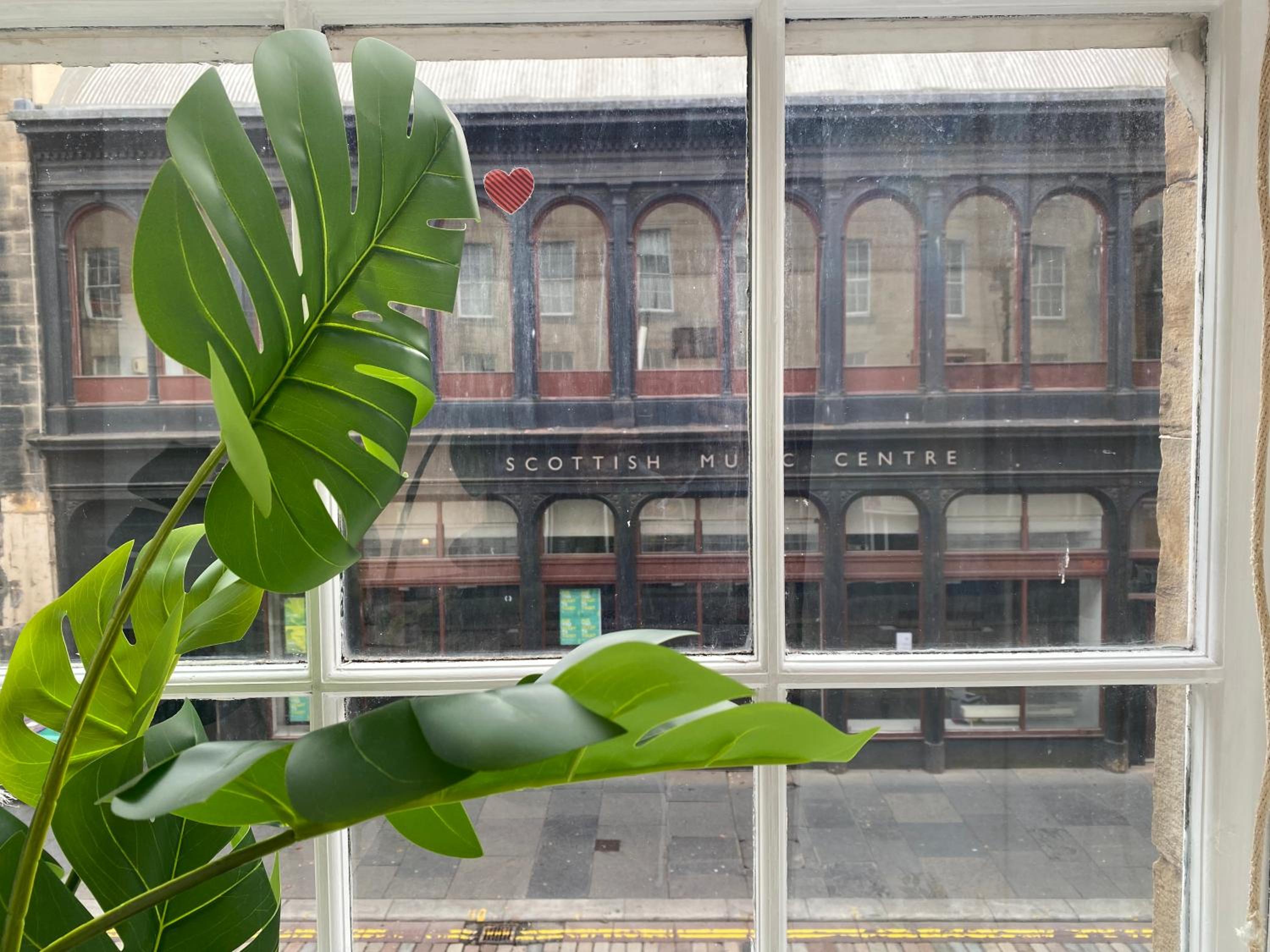 Lovely 1-Bed Apartment in Glasgow Merchant City view 3