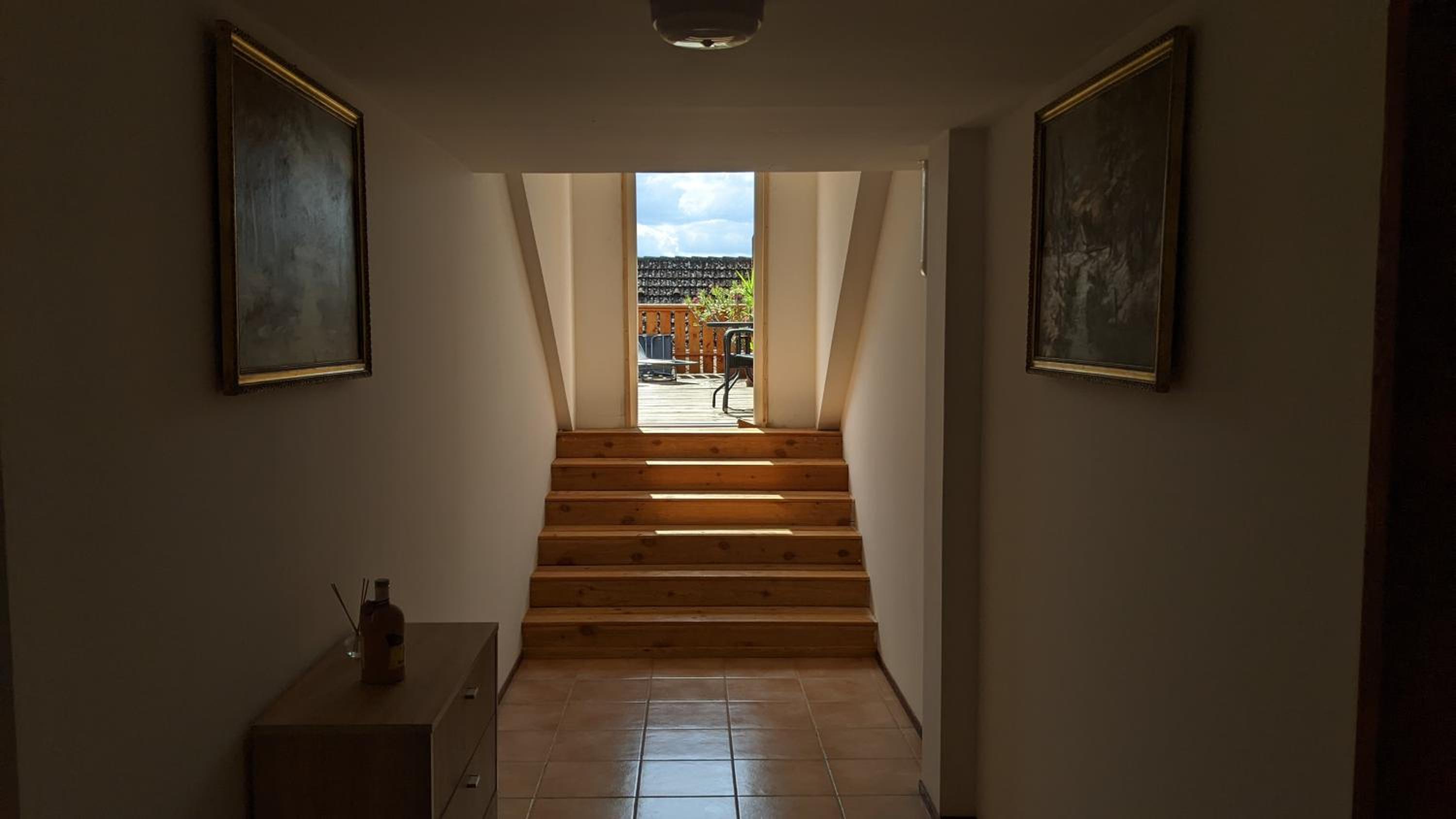 Photo 33