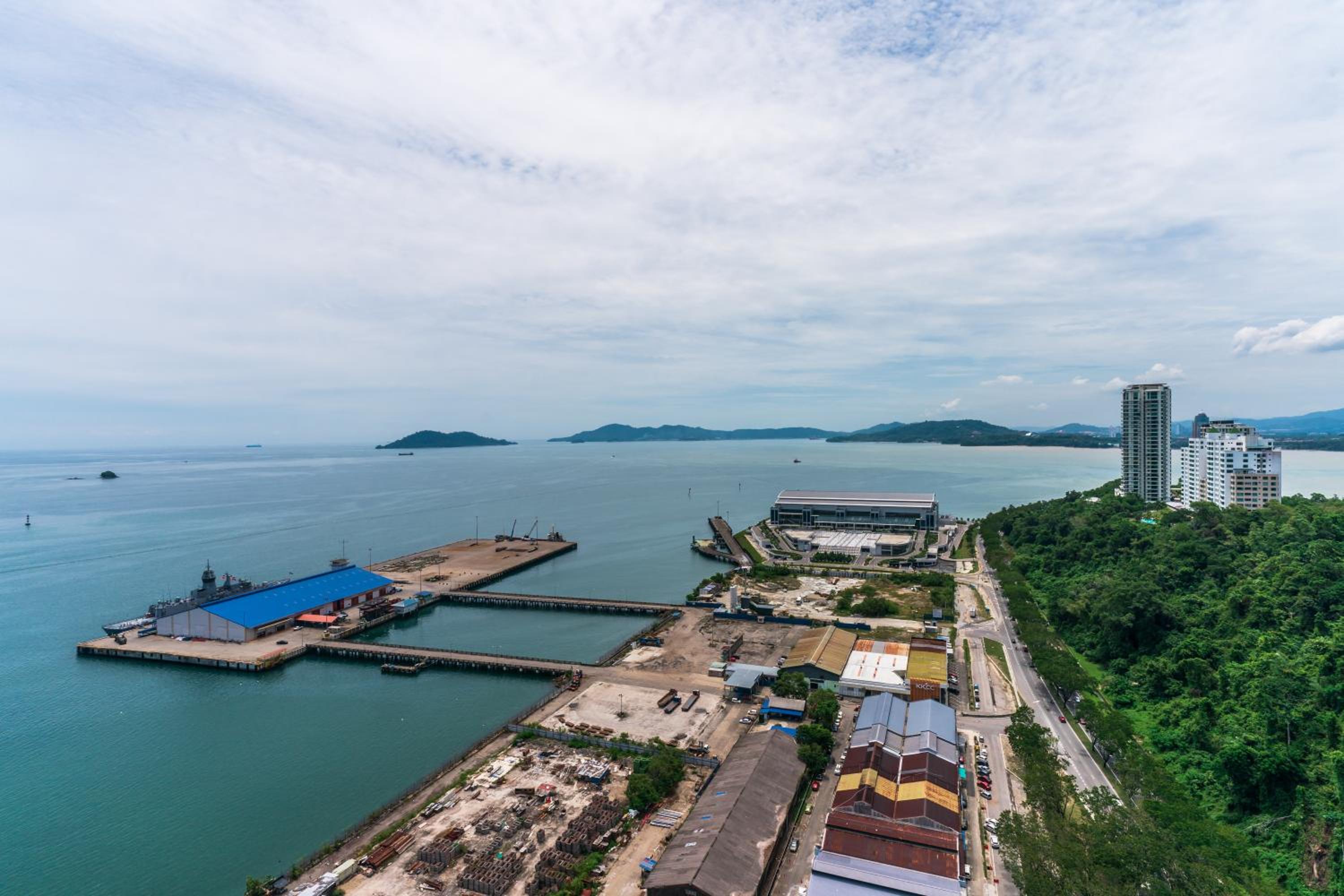 Full Seaview 2R1B Condo for 6pax in Kota Kinabalu photo 7