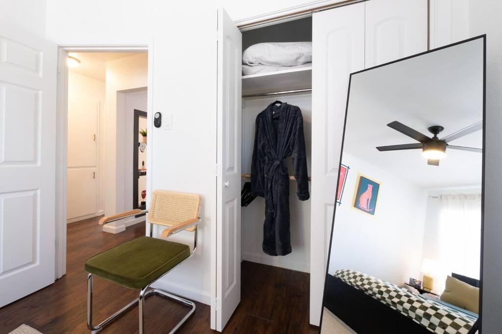 Eclectic Chic 2 Bed-Quiet-Fast WIFI view 2