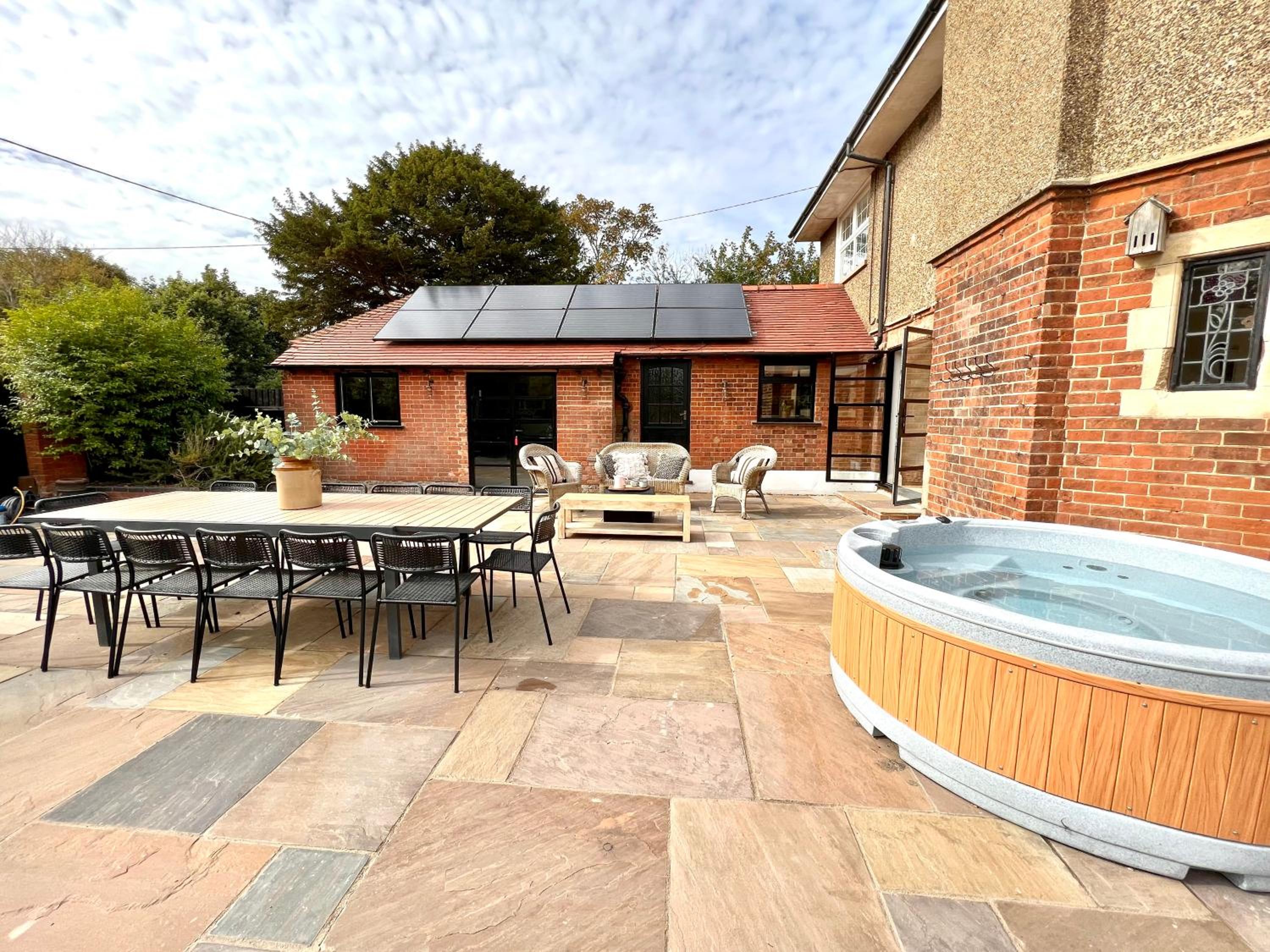 Highview House Norfolk Coast - seaviews, beach, hot tub view 2