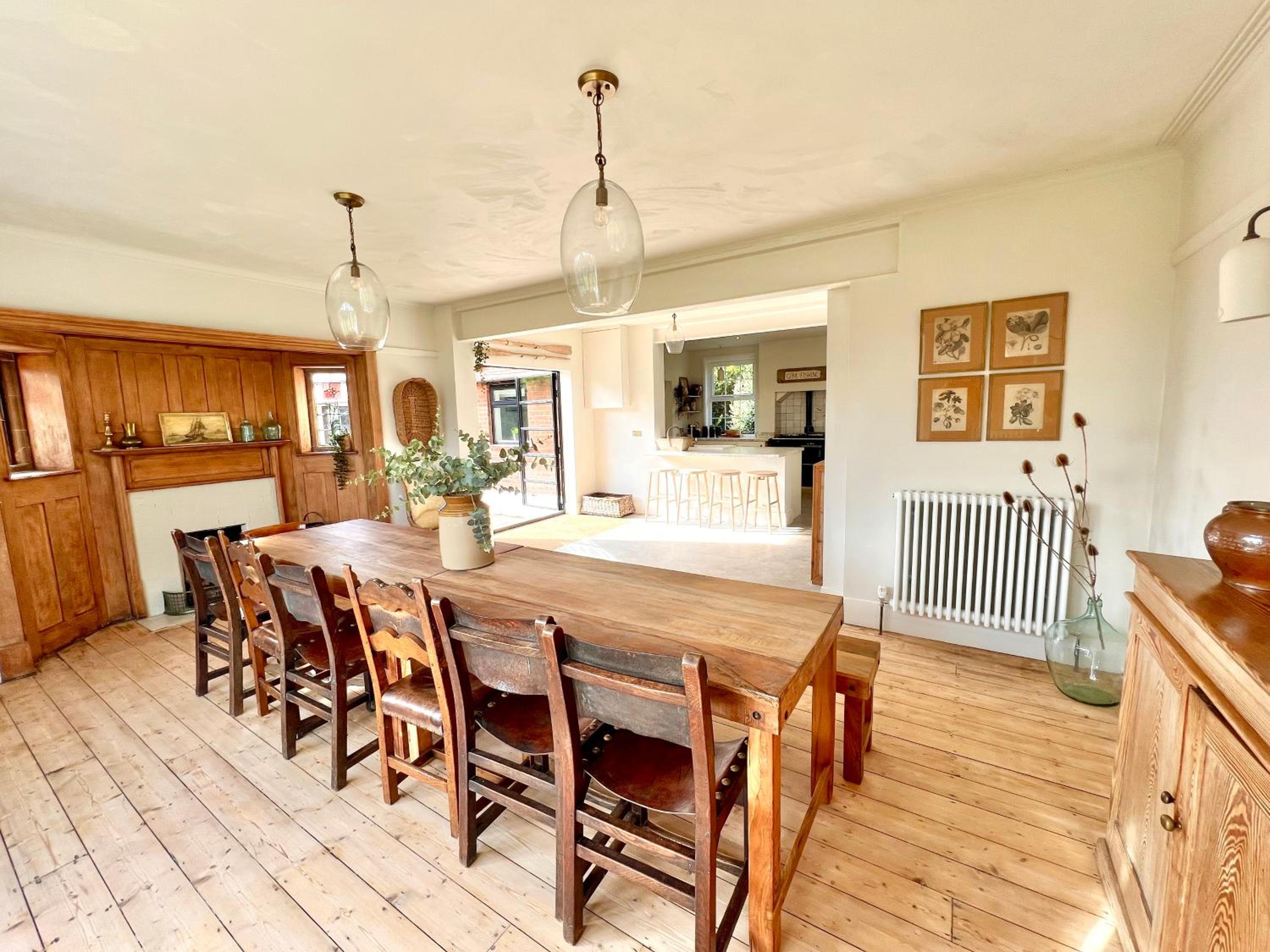 Highview House Norfolk Coast - seaviews, beach, hot tub view 3