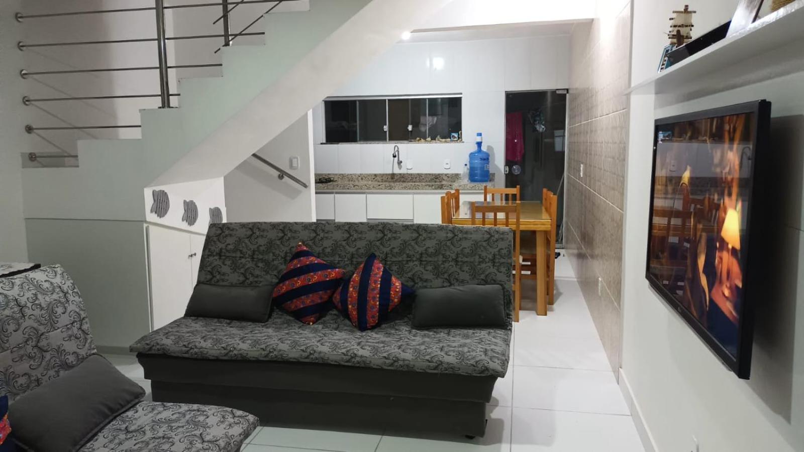 Casa para temporada 50m da praia em Condomínio 2 Suítes Ar Wi-Fi Rápida Ideal para Família