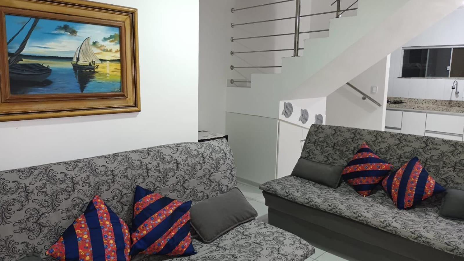 Casa para temporada 50m da praia em Condomínio 2 Suítes Ar Wi-Fi Rápida Ideal para Família