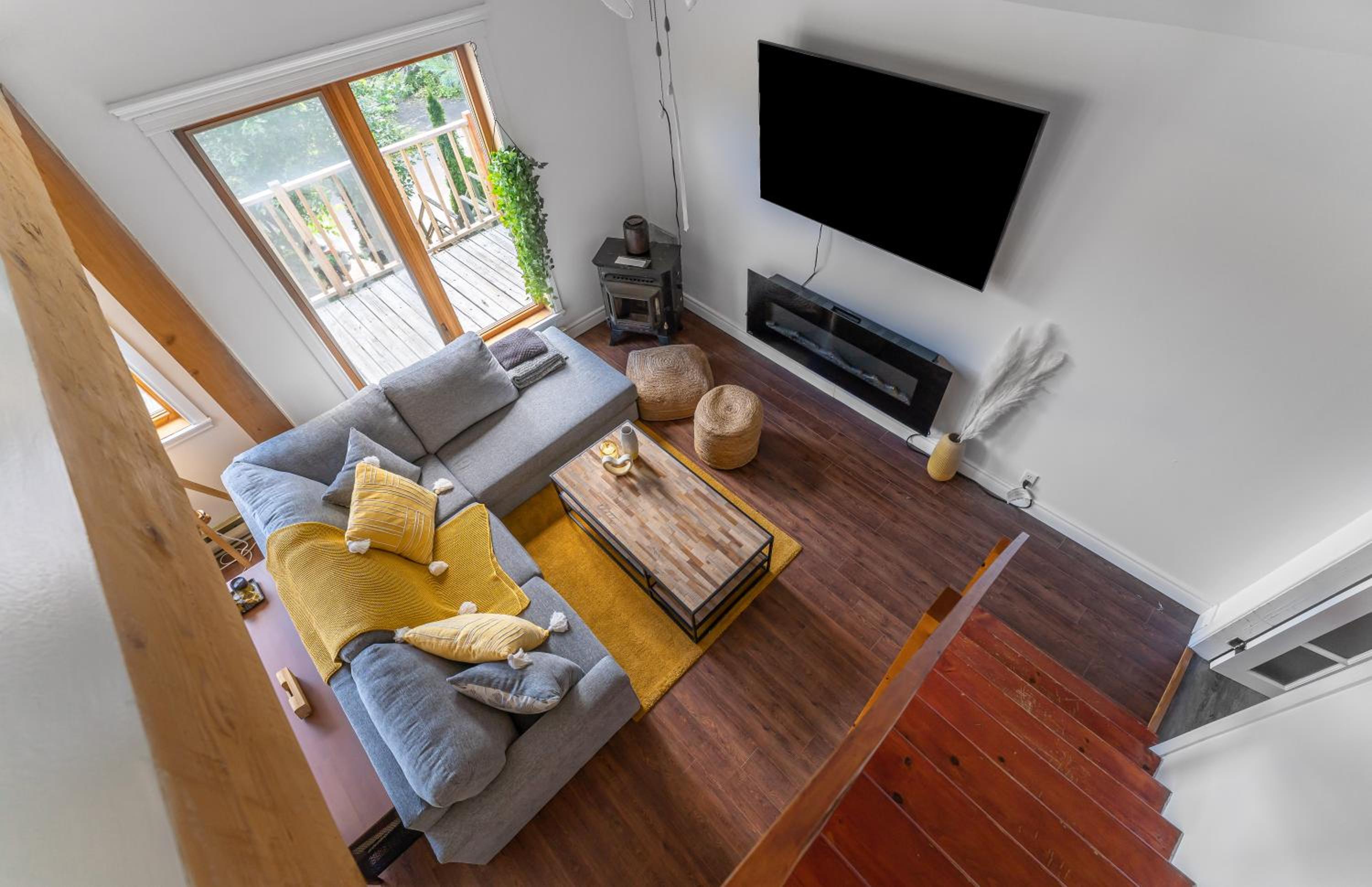 Rustic Chalet Le Cozy hot tub Lakeview - Beach - Familizoo -Aquaclub - full of near by activities