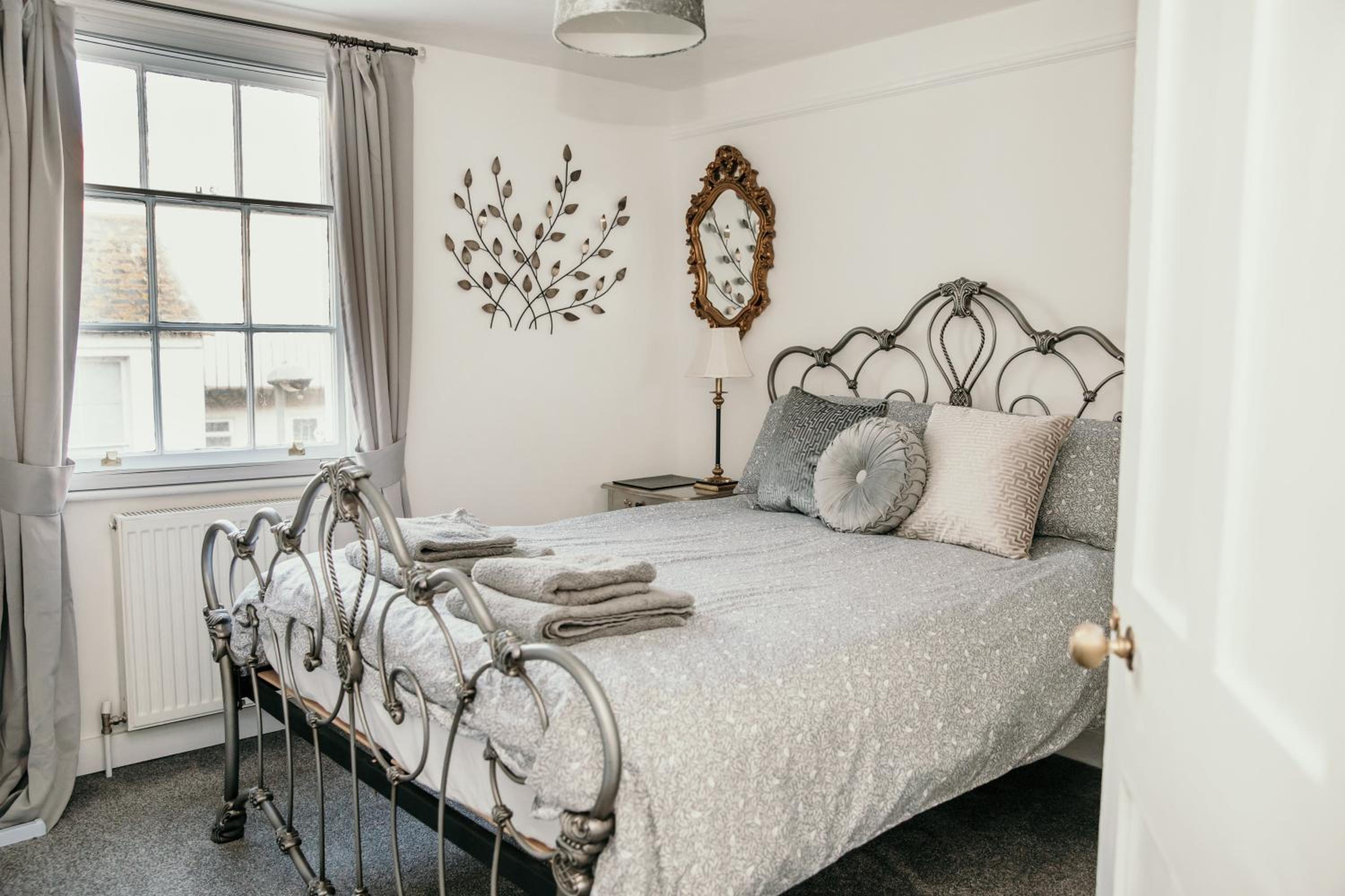 25 Maiden Street, a Weymouth Townhouse view 3