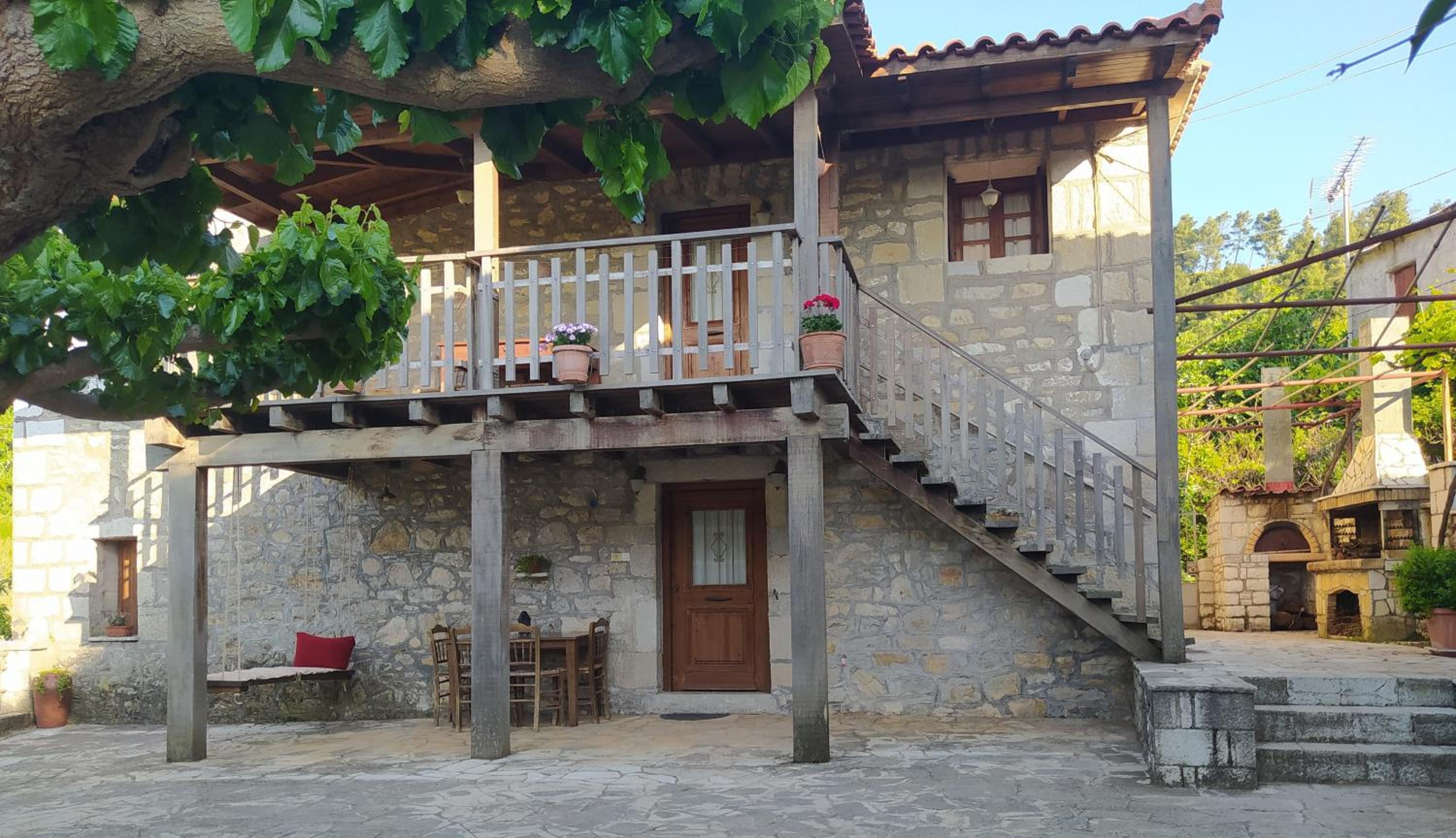 Beautiful stone house! view 3