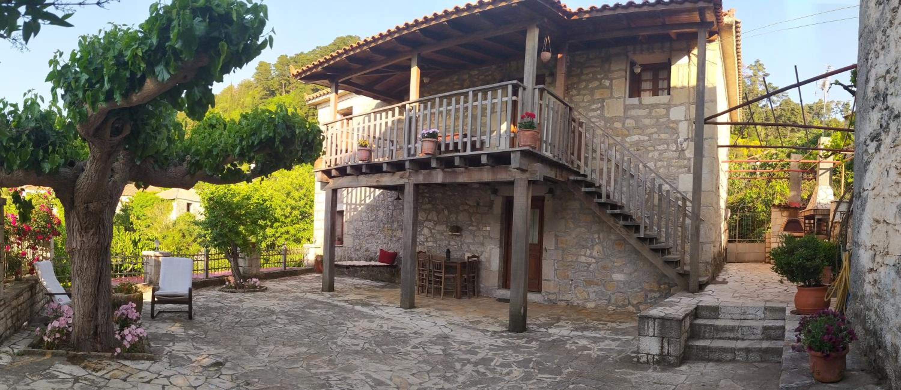 Beautiful stone house! view 2