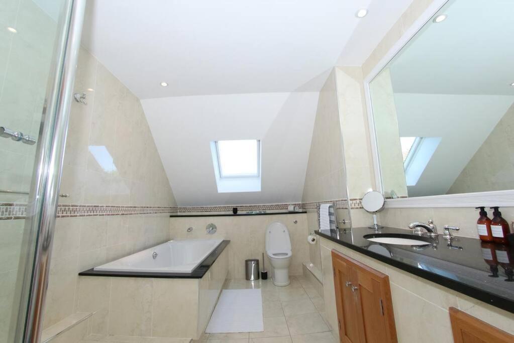 Luxury, Spacious Home with Private Driveway Beaches and Gower in close proximity view 5