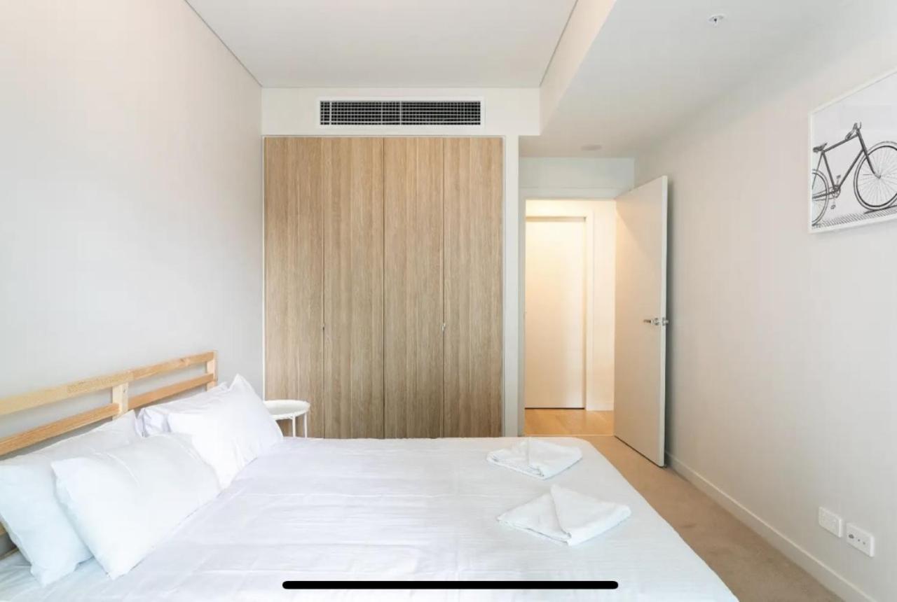 Lovely One Bedroom + Study with Infinity Pool